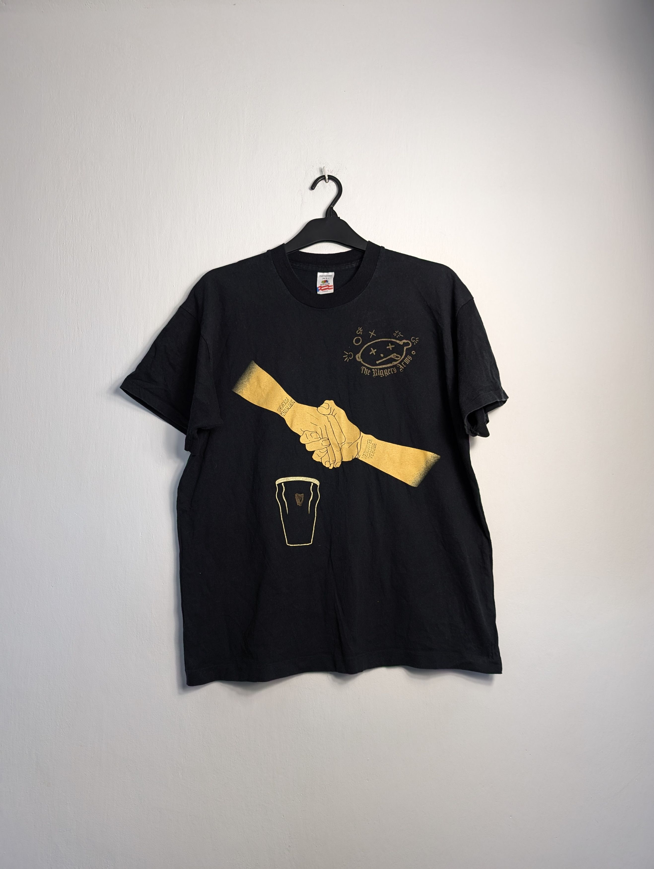 Vintage Vintage 90s T-Shirt Single Stitch Alt Pub Football Punk Size US XL / EU 56 / 4 - 1 Thumbnail