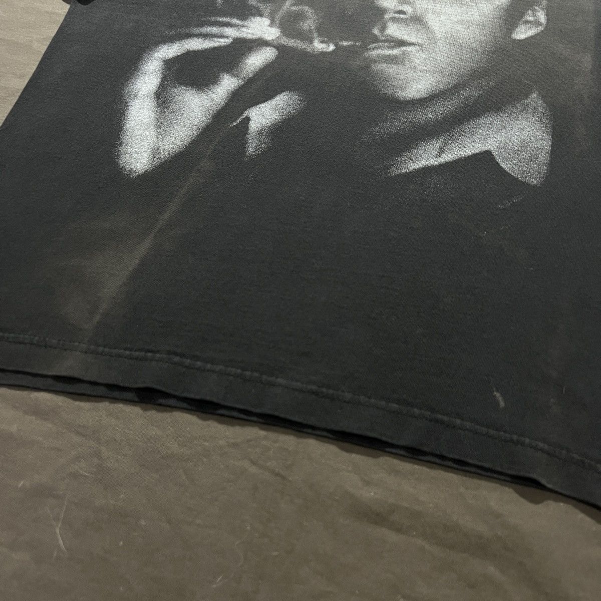 Vintage Vintage Y2K Scarface Tony Montana. movie Tee Thrashed Faded Size US L / EU 52-54 / 3 - 5 Thumbnail