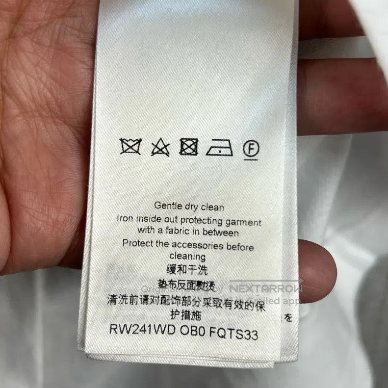 Louis Vuitton Louis Vuitton Year of the Dragon Limited Solid Logo Label Size US M / EU 48-50 / 2 - 5 Thumbnail