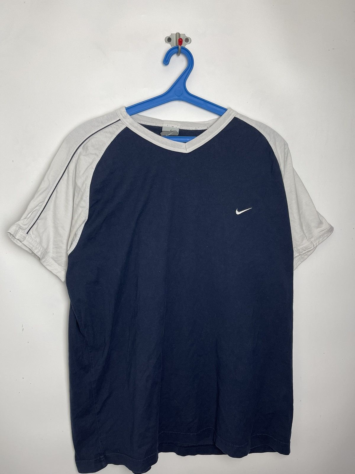 Nike Vintage 90s Nike Embroidered Swoosh T Shirt Size XL Size US XL / EU 56 / 4 - 1 Thumbnail