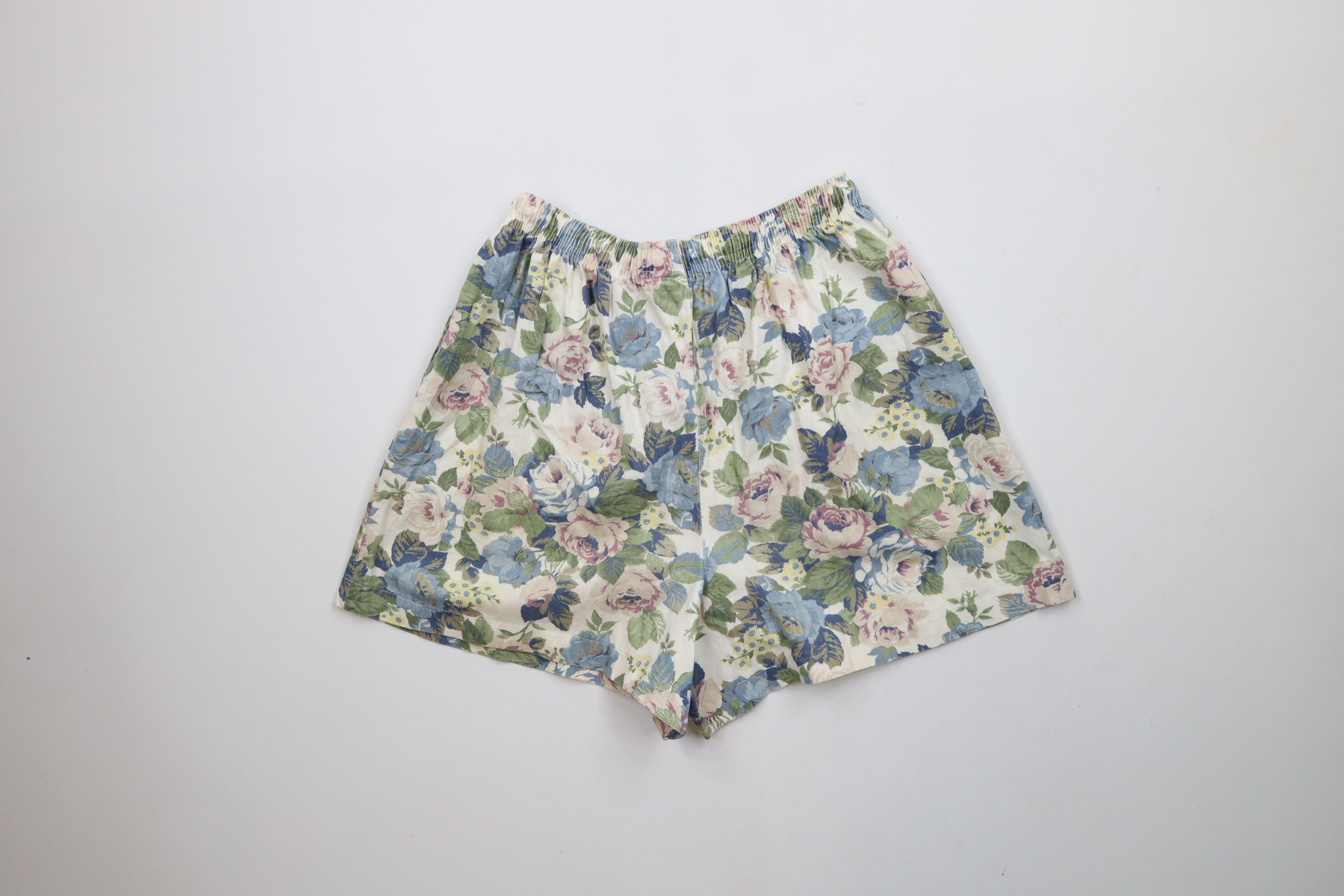 Vintage Vintage 90s Streetwear All Over Print Tapestry Shorts USA Size 25" / US 0 / IT 36 - 9 Thumbnail