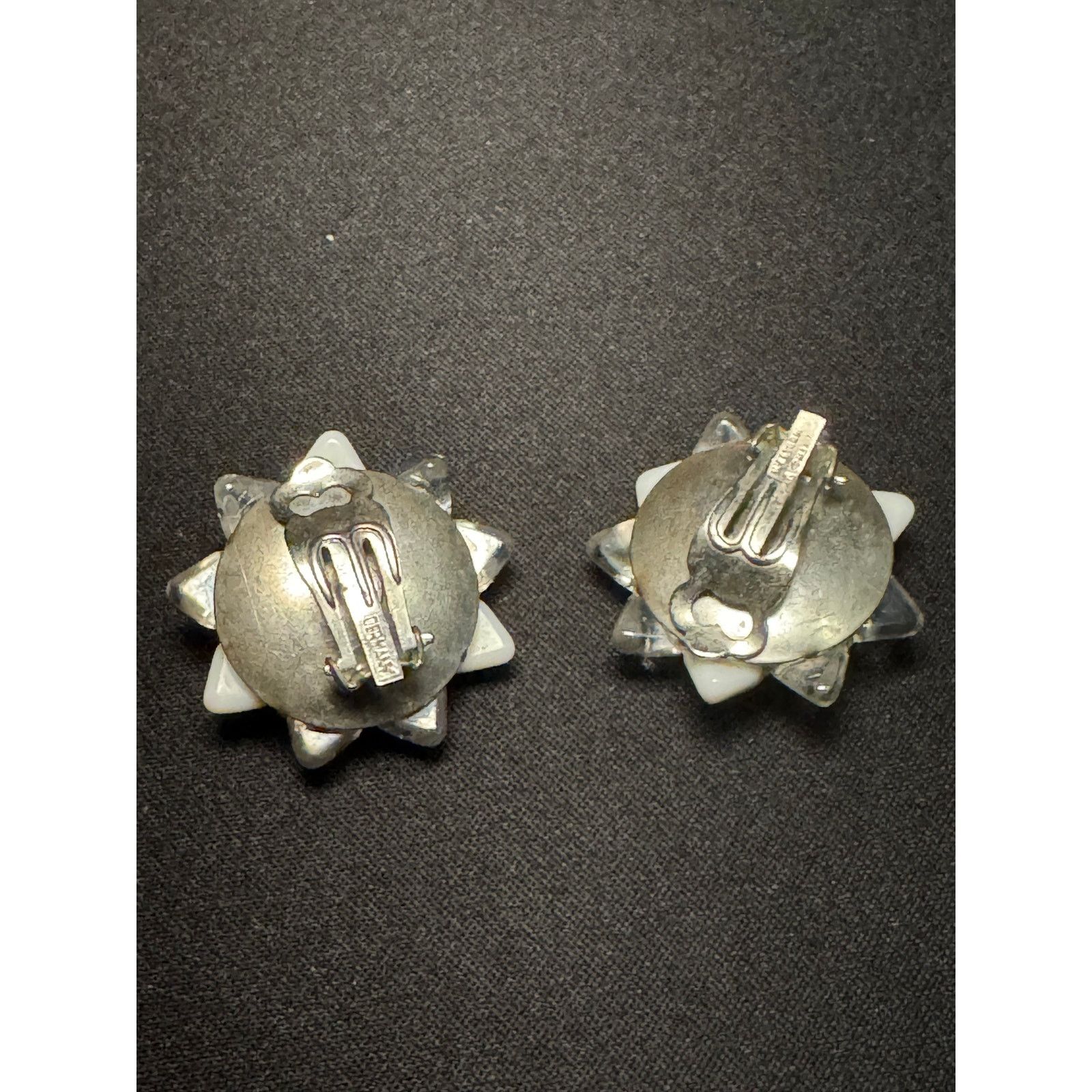 Other Vintage Germany Milk & Clear Glass Clip On Earrings Size ONE SIZE - 4 Thumbnail