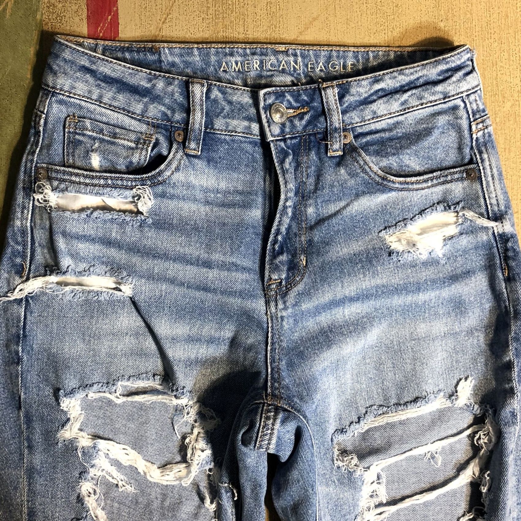 American Eagle Outfitters American Eagle Outfitters Jeans Womens Mom 4 Regular Blue Distressed Light Wash 29in Inseam 5-Pocket Denim Cotton Blend Relaxed 90s Modern Womens Size 27" / US 4 / IT 40 - 3 Thumbnail