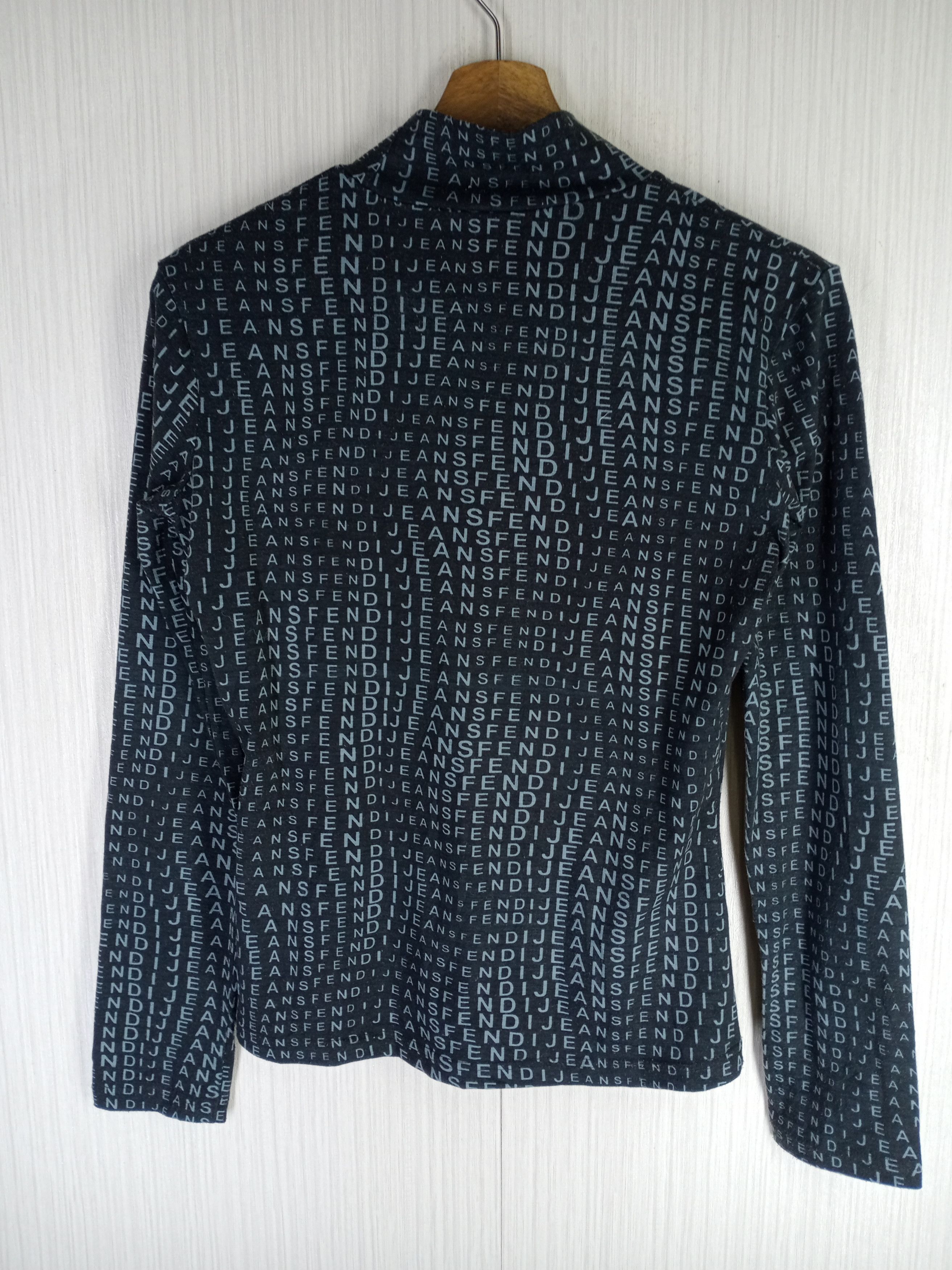 Fendi Vintage Fendi 3D Logo Fullprint Turtle Neck Long Sleeve Tee Size S / US 4 / IT 40 - 7 Thumbnail