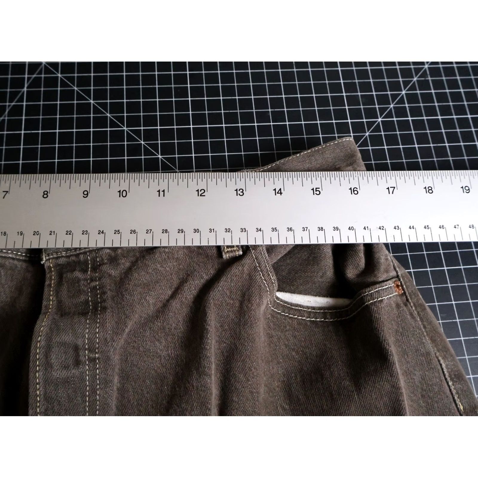 Levi's Levi's 501 Jeans Men's 32 x 29 Brown Button Fly Elastic Waist Straight 90s Vintage Gift 44/32 Size US 32 / EU 48 - 6 Thumbnail