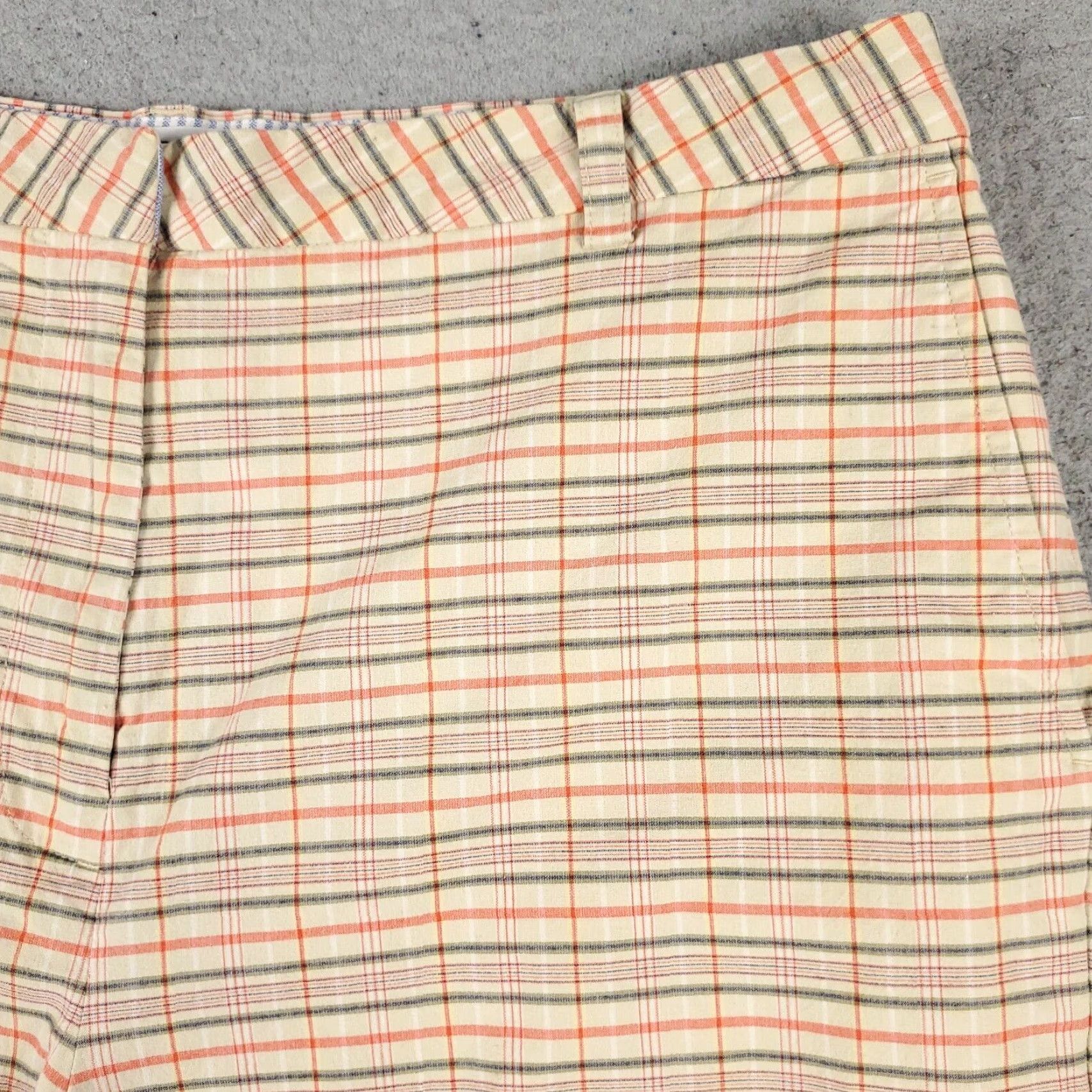 Tommy Hilfiger VINTAGE Tommy Hilfiger Shorts Womens Size 12 Beaqe Plaid Casual Flat Front Chino Size 31" - 3 Thumbnail