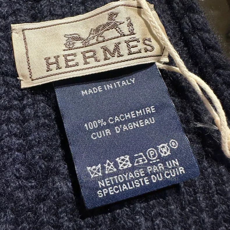 Hermes Hermes Fully printed pig nose cashmere scarf Size ONE SIZE - 4 Thumbnail