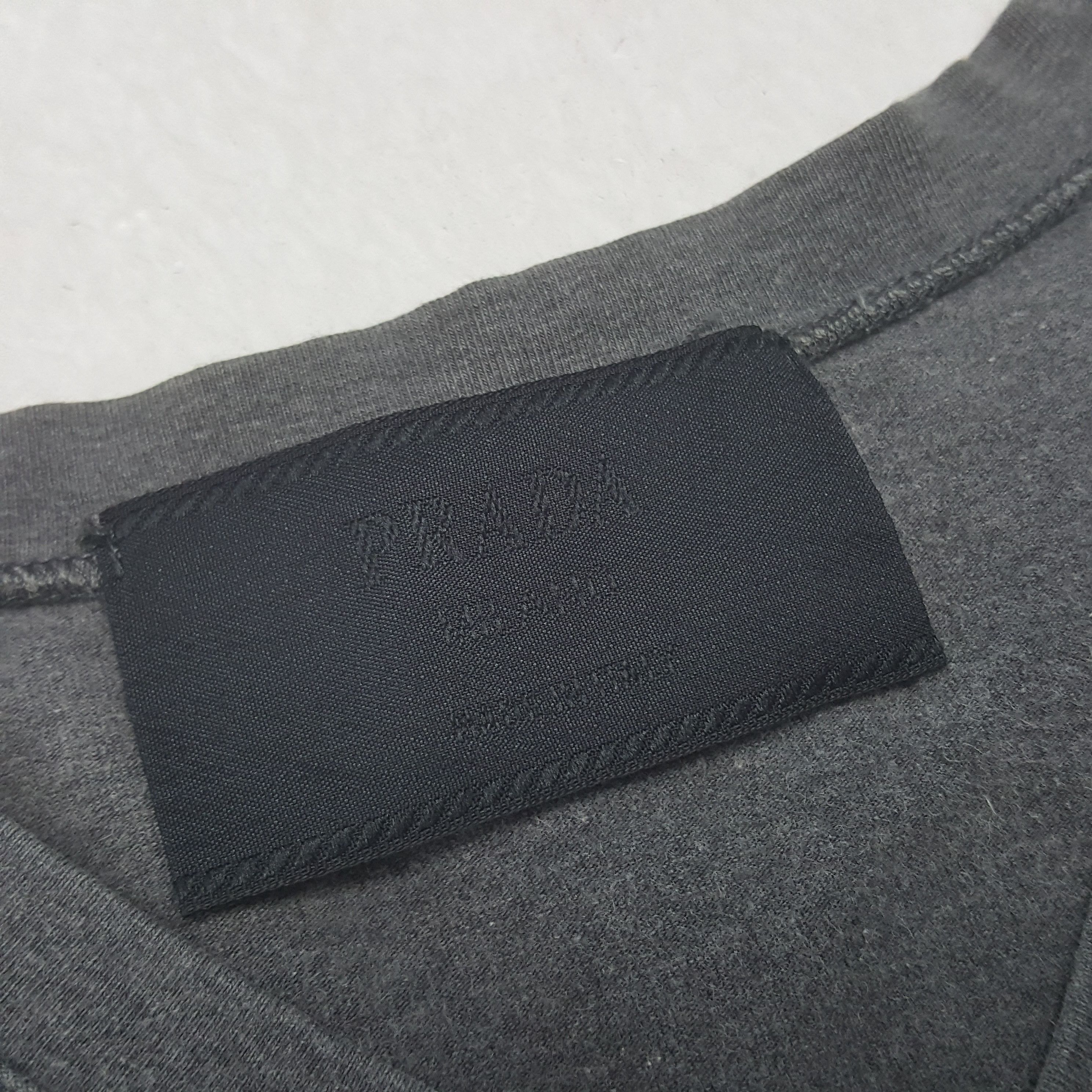 Prada Vintage Prada Milano Luxury Brand Plain Luxury Tshirt RR21 Size S / US 4 / IT 40 - 3 Thumbnail
