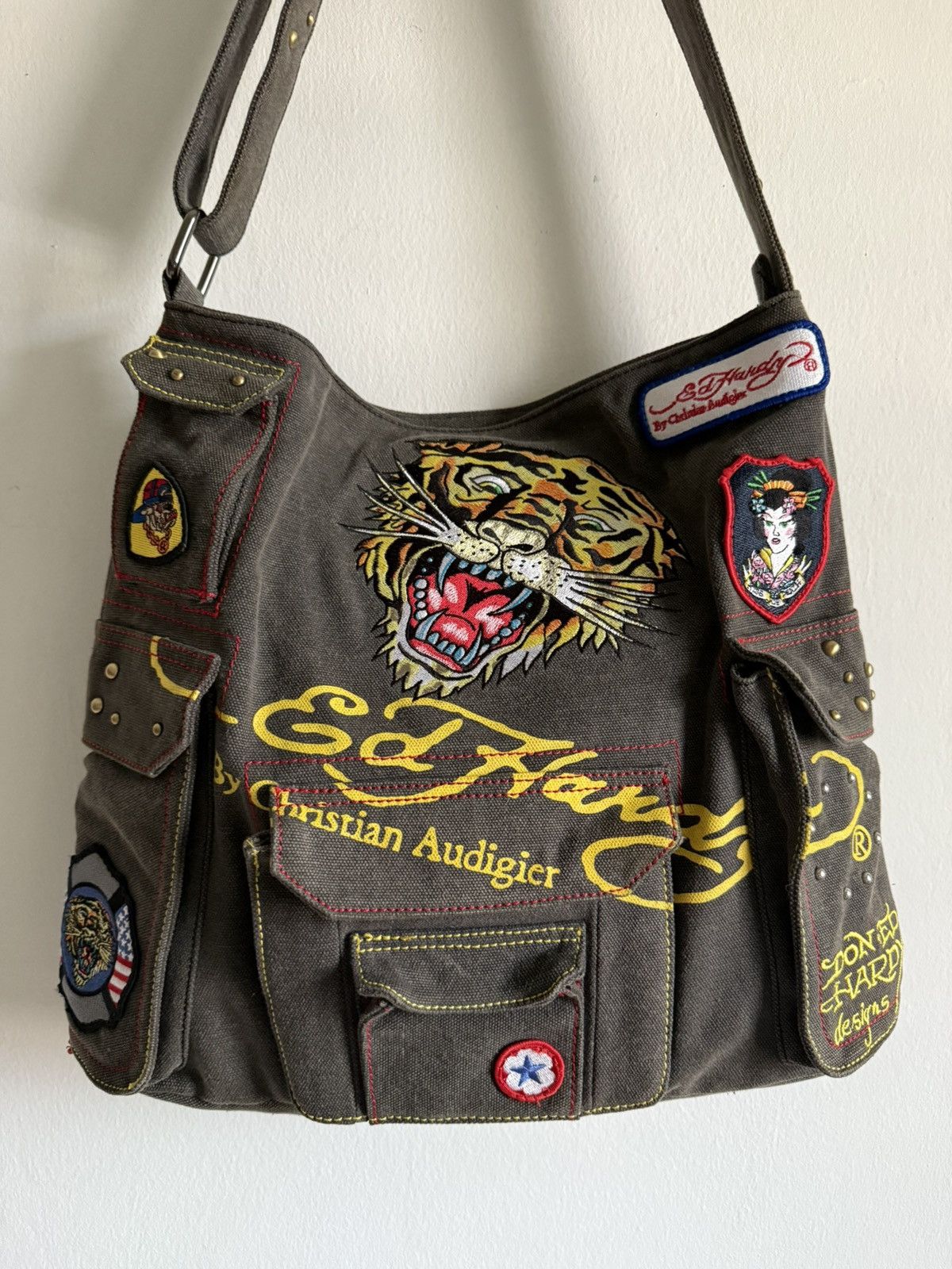 Ed Hardy 2000s Ed hardy Canvas Cotton muktipocket sling bag Size ONE SIZE - 1 Thumbnail