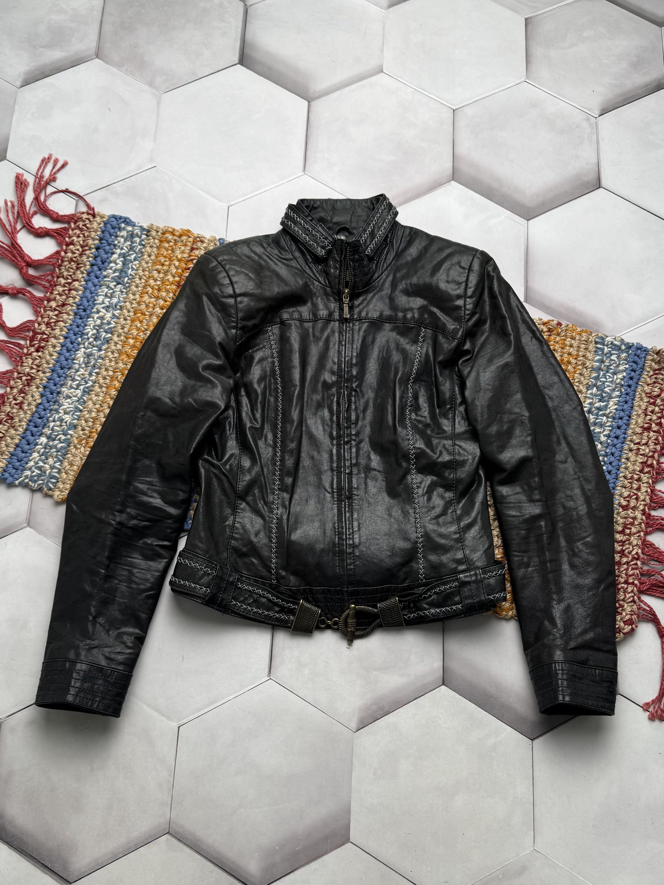 Vintage Women's Vintage Black Leather Jacket Biker Zip Up Coat (E4) Size S / US 4 / IT 40 - 1 Thumbnail