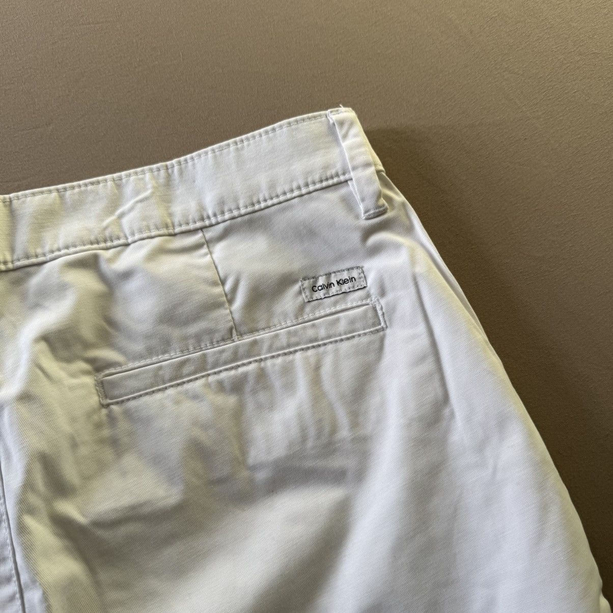 Calvin Klein Calvin Klein Slim Fit Infinite Flex Chino Shorts Size US 31 - 6 Thumbnail