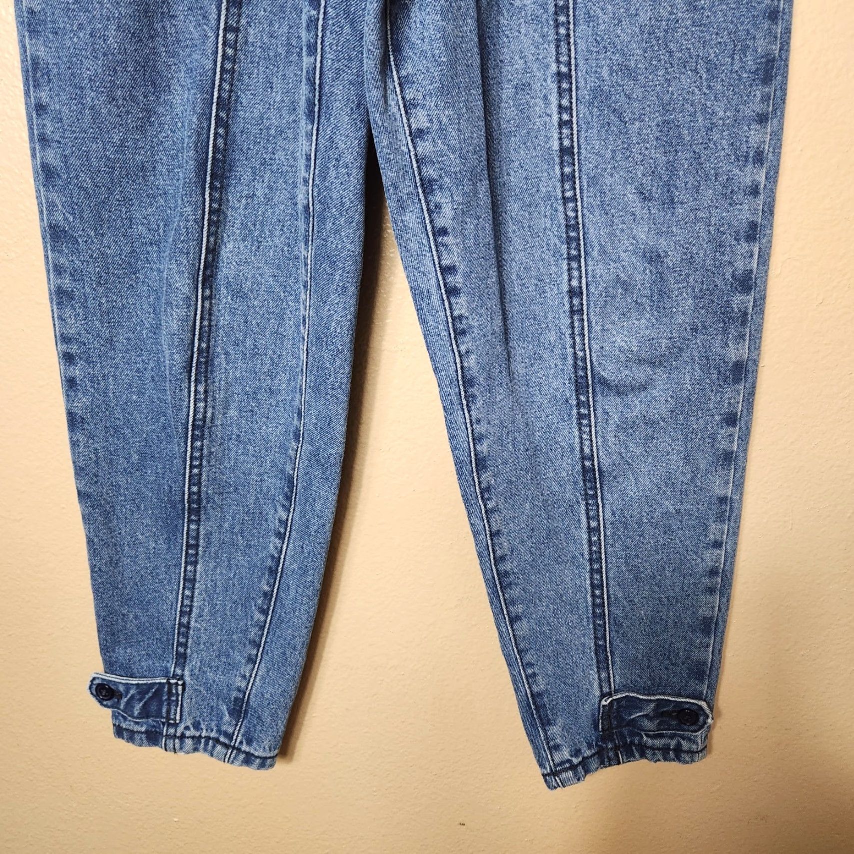 Vintage **Nuon Women's High Rise Tapered Leg Dark Wash Jeans Size 26** User: **Nuon Women's Medium Dark Wash High Rise Tapered Leg Jeans Size 26** Size 26" / US 2 / IT 38 - 2 Thumbnail