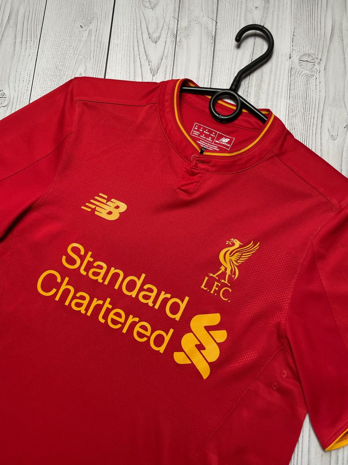 New Balance × Vintage Vintage New Balance Liverpool soccer jersey size S red Size US S / EU 44-46 / 1 - 2 Thumbnail