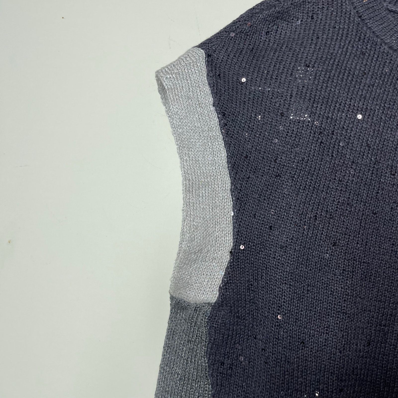 Brunello Cucinelli Brunello Cucinelli grey linen silk knit vest blouse sequin S Size S / US 4 / IT 40 - 3 Thumbnail
