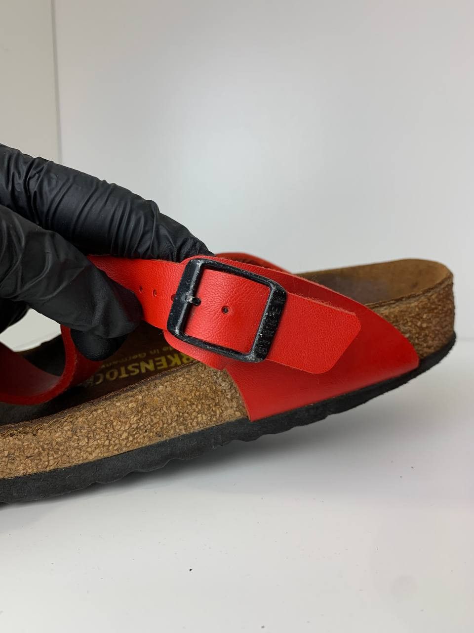 Birkenstock Birkenstock Women Gizeh Old Red Patent Flip Flops Size US 7 / IT 37 - 5 Thumbnail