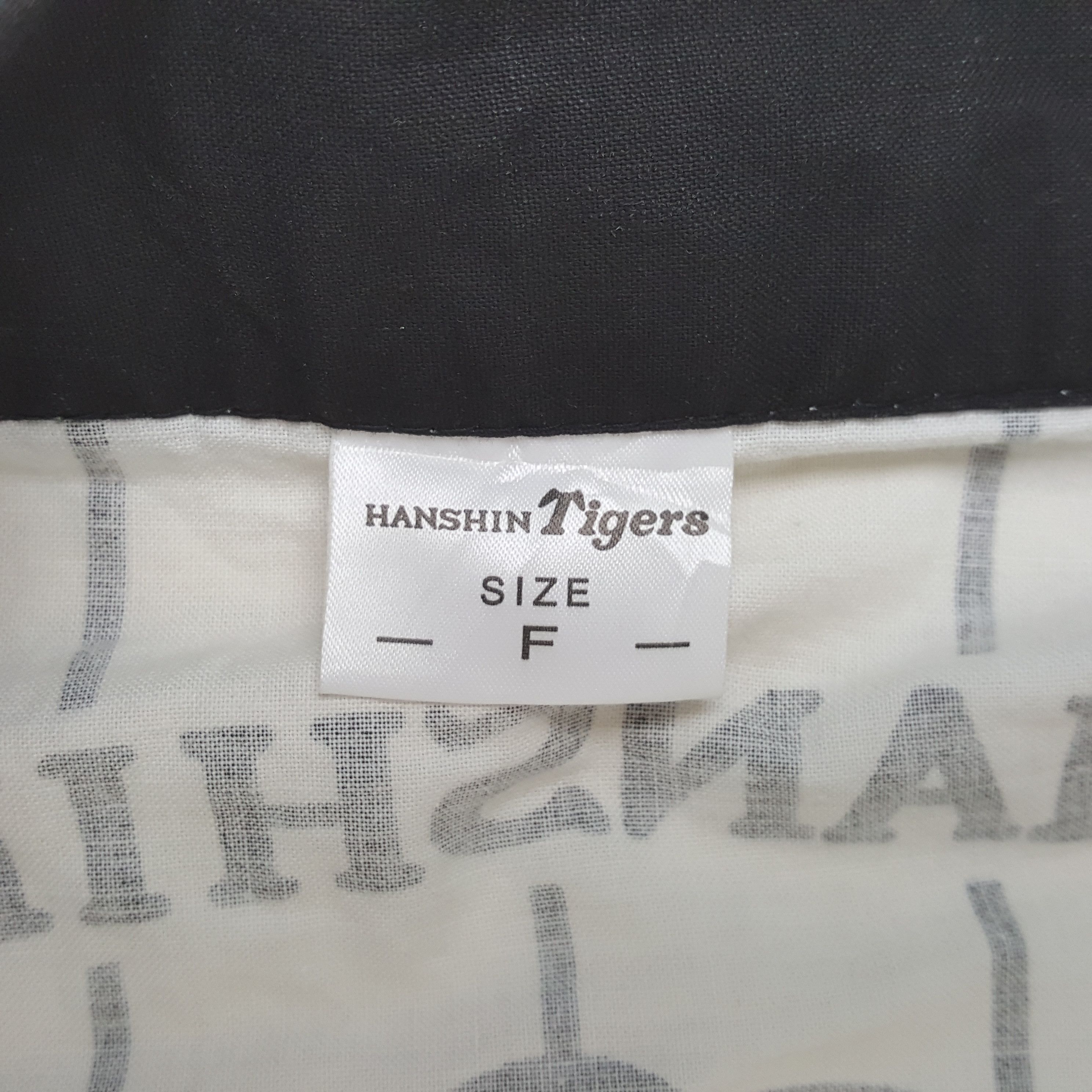 Japanese Brand Vintage Hanshin Tigers Japanese Baseball Team Kimono RR12 Size US L / EU 52-54 / 3 - 5 Thumbnail