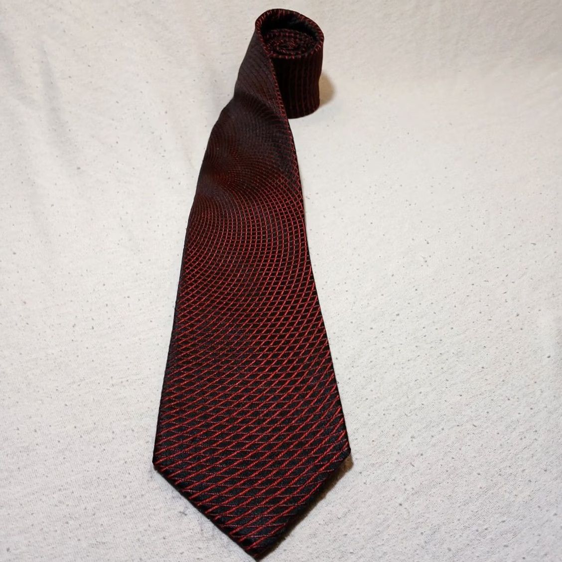Liz Claiborne Claiborne Tie Silk Black Red Lined Pattern 59" x 3.25" Mens Geometric Classic Patterned Tie Size ONE SIZE - 2 Thumbnail