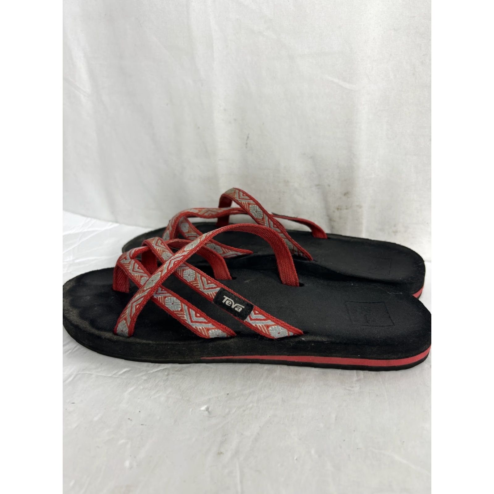 Teva Teva Olowahu Isla Red Sandal Women's Slip On Thong Geometric Cushioned Toe Strap 9m Bristol 84 Size US 7 / IT 37 - 7 Thumbnail