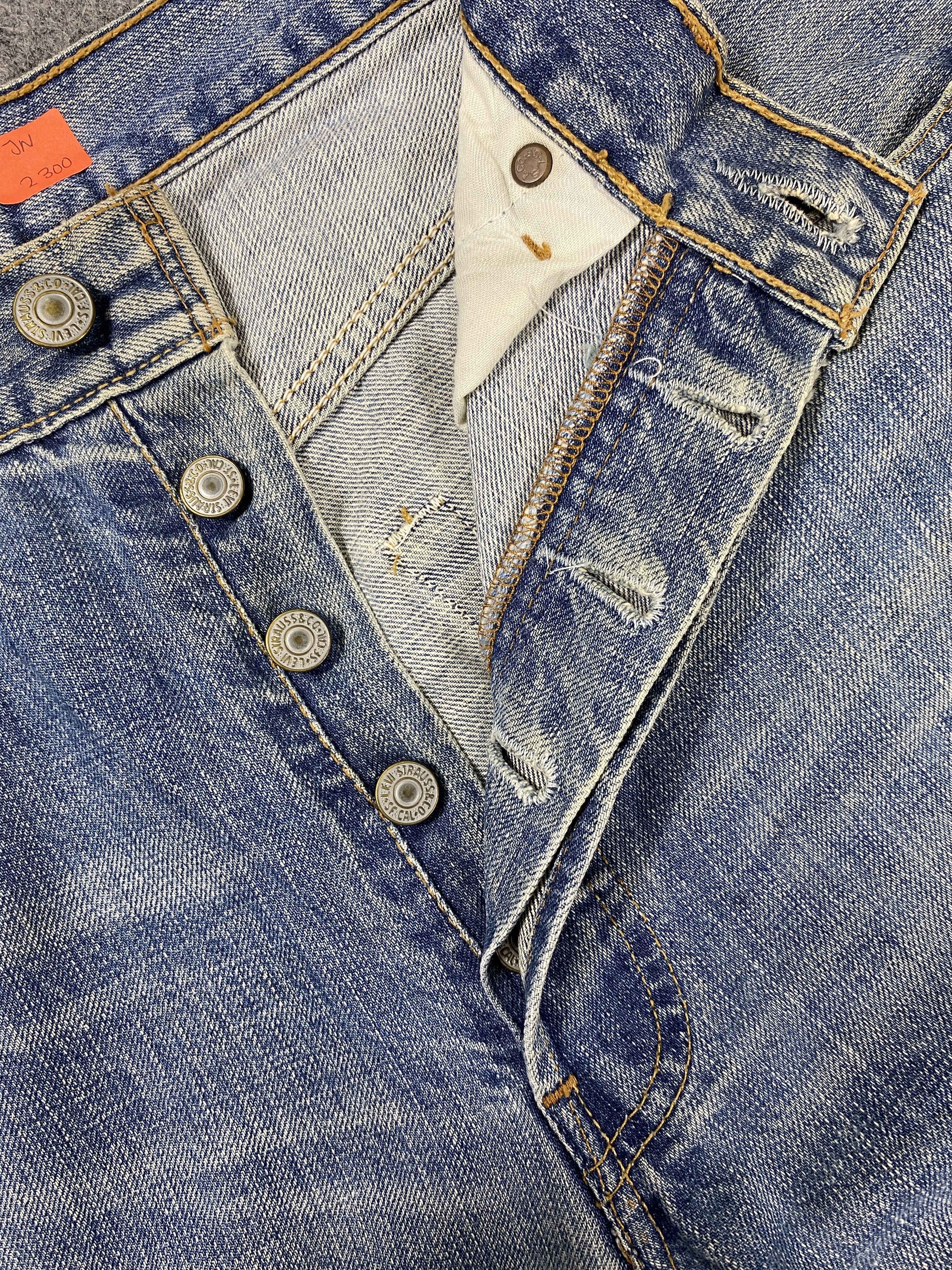 Levi's Distressed Blue Vintage Levi's 501 Jeans 31x33 Denim -JN2300 Size US 31 - 6 Thumbnail