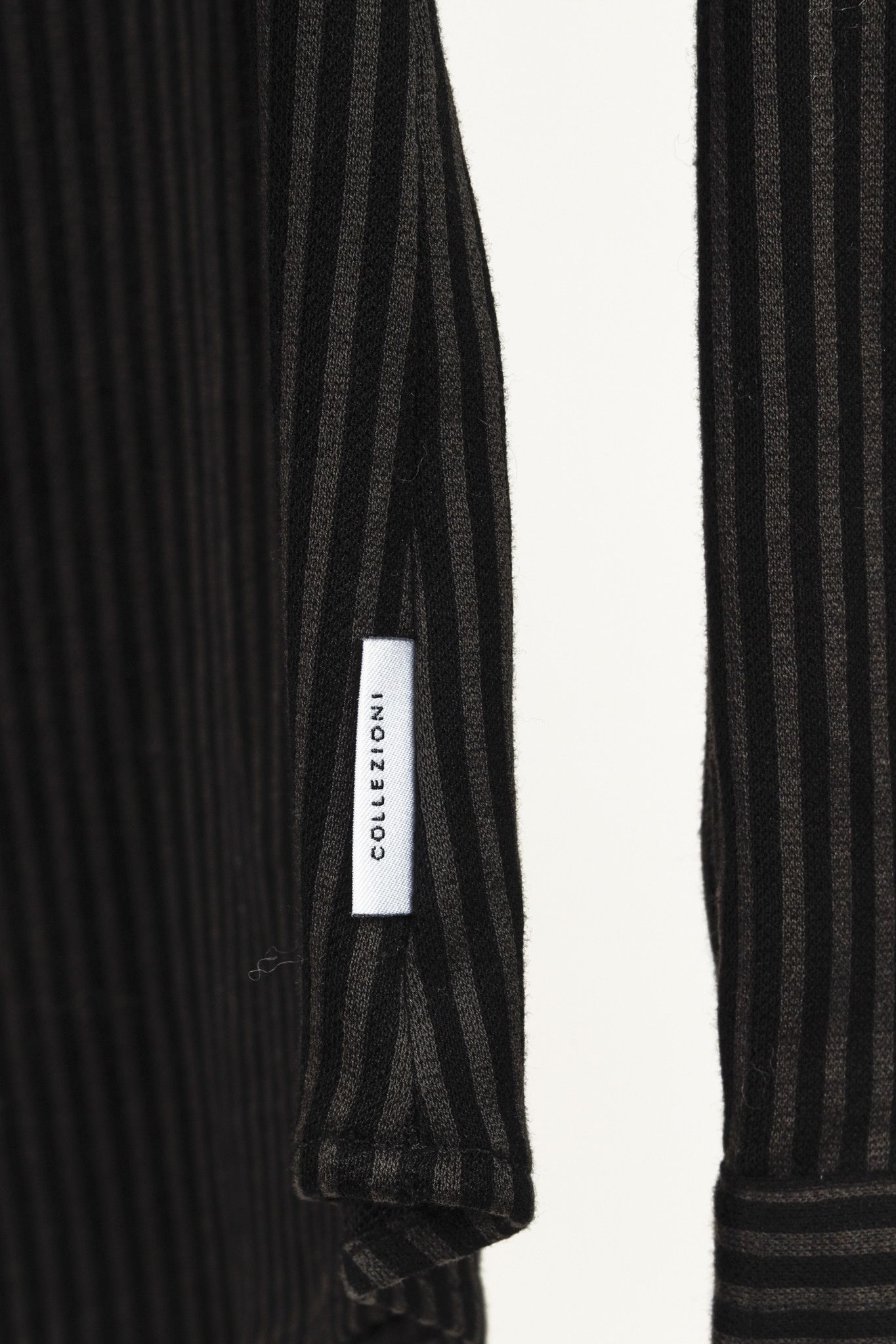 Armani Collezioni Armani Collezioni Grey and Black Striped Jersey Button-Up Size S / US 4 / IT 40 - 8 Thumbnail