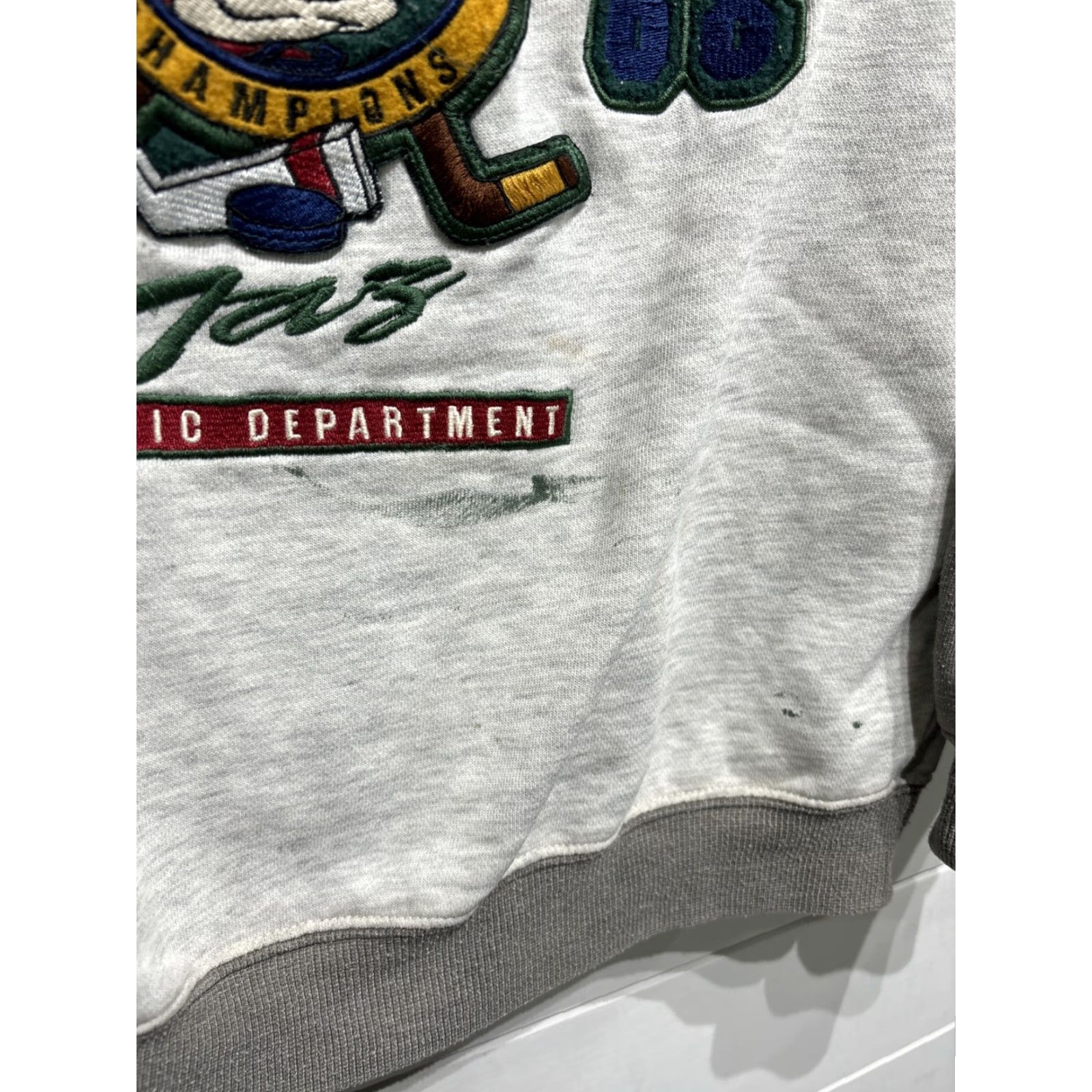 Vintage VINTAGE Looney Tunes Hockey Champions Taz Crewneck Sweatshirt Mens Small SKU: 1990s Size US S / EU 44-46 / 1 - 4 Thumbnail