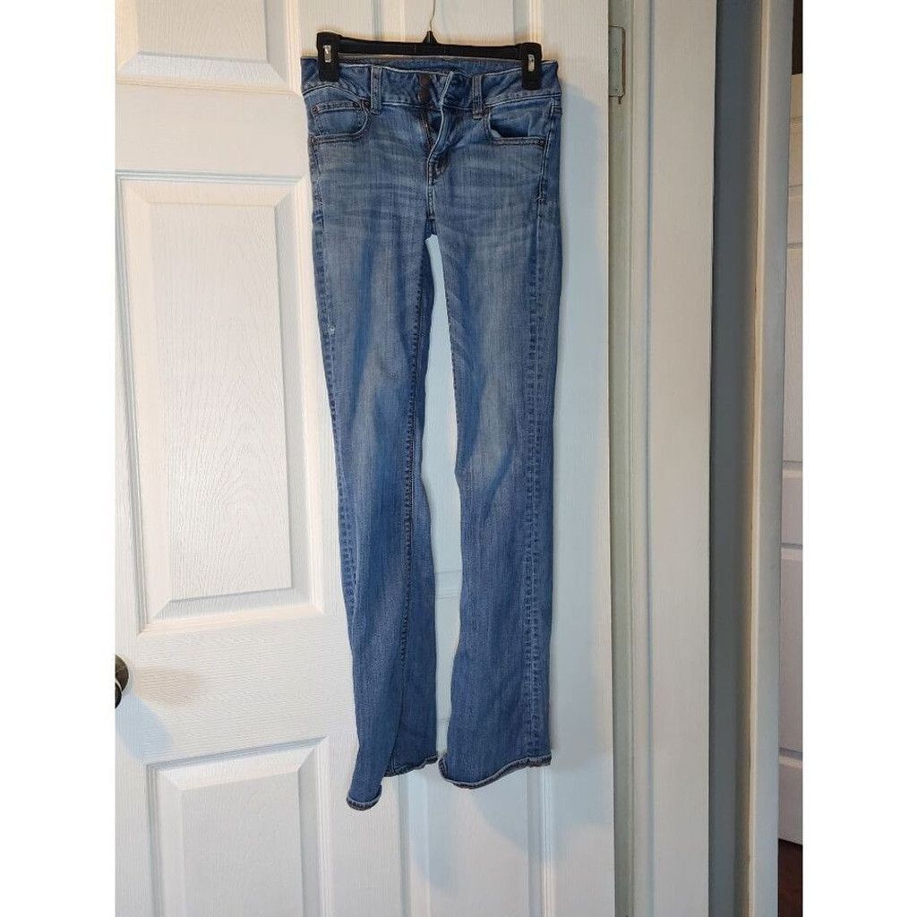 American Eagle Outfitters American Eagle Distressed Jeans Size 26" / US 2 / IT 38 - 1 Thumbnail
