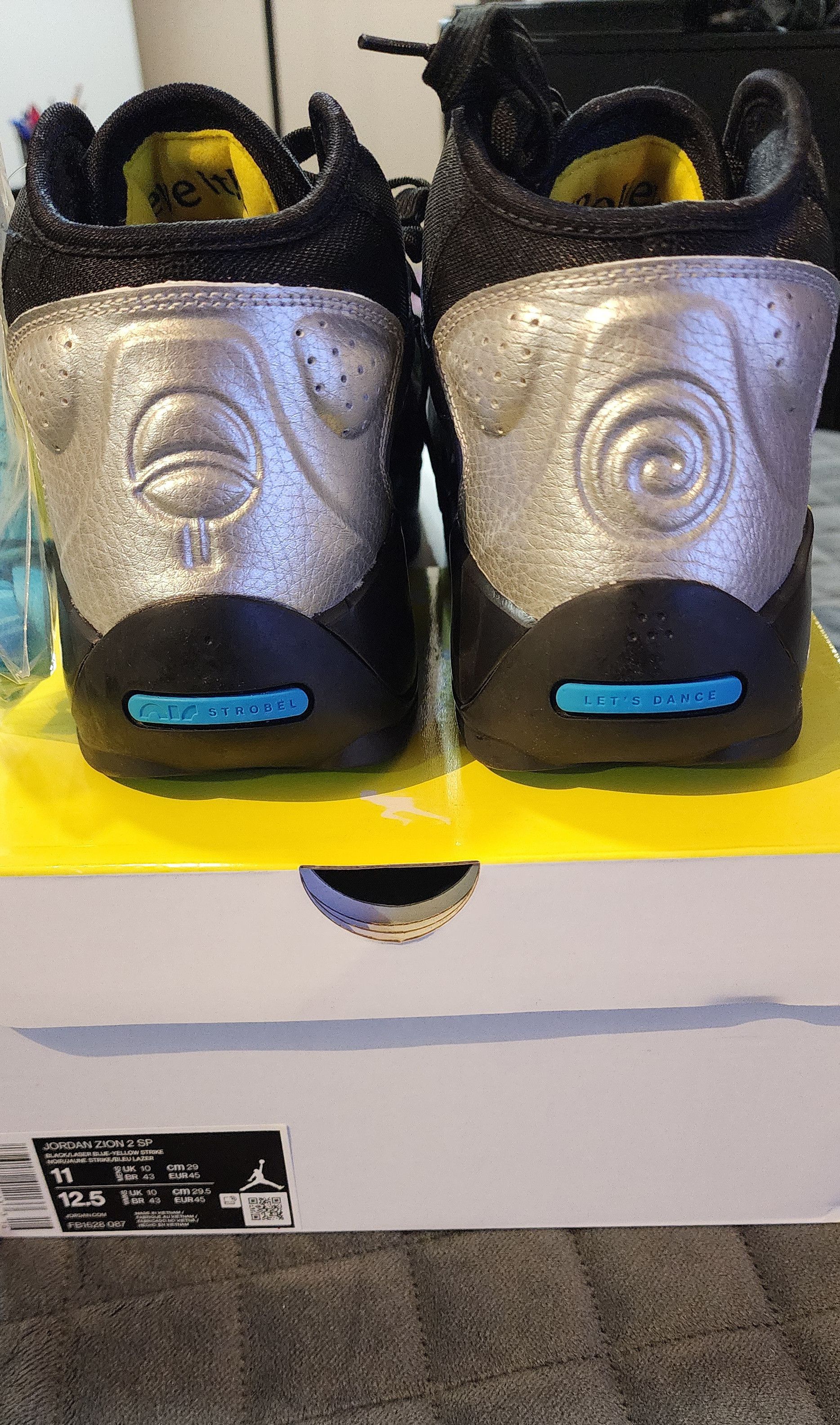 Jordan Brand Jordan Zion 2's (Naruto vs Sasuke) Size 11 *DeadStock* Size US 11 / EU 44 - 4 Thumbnail