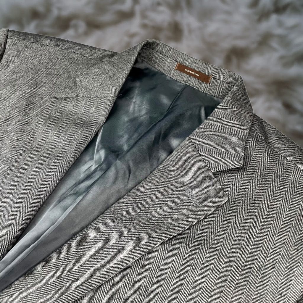 Peter Millar Peter Millar Blazer Jacket Mens 100% Wool Gray Herringbone 2-Button Long 46 L Notch Lapel Mens Size 46R - 1 Thumbnail