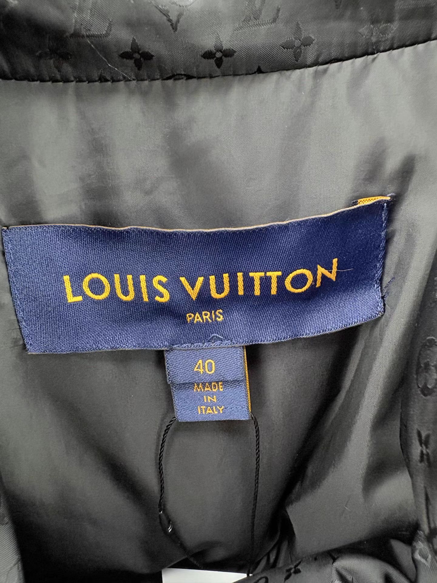 Louis Vuitton LOUIS VUITTON Monogram Full Logo Down Jacket Size US XXS / EU 40 - 4 Thumbnail