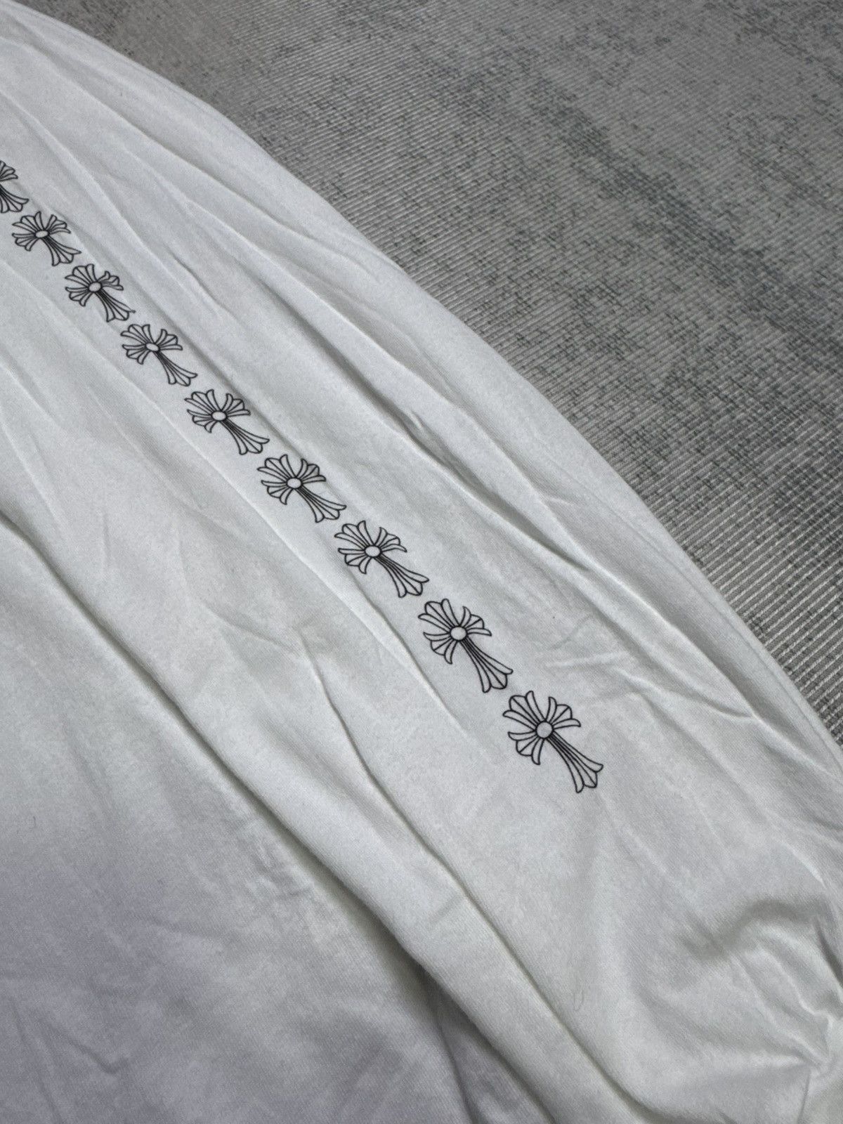 Chrome Hearts LIKE NEW! CROSS NECK PRINT LONG SLEEVES Size US M / EU 48-50 / 2 - 8 Thumbnail