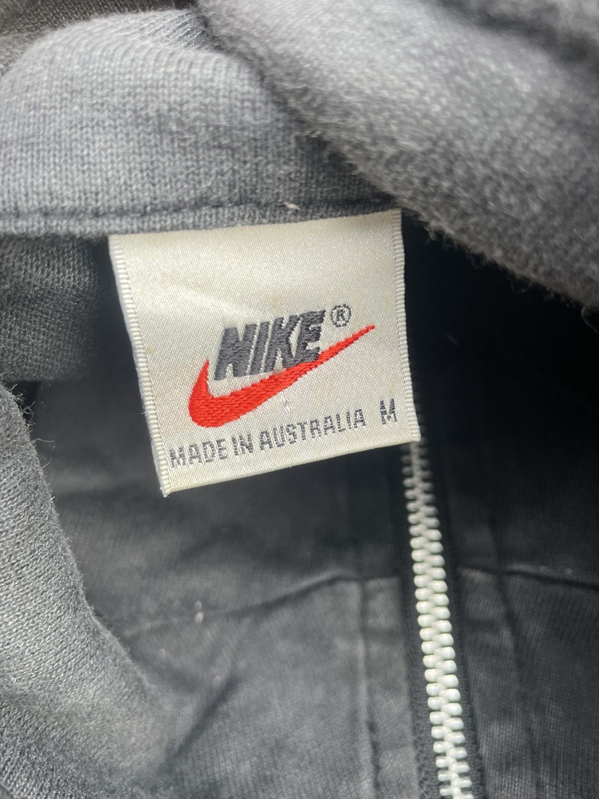 Nike Vintage Nike Center Swoosh Crewneck Size US L / EU 52-54 / 3 - 9 Thumbnail