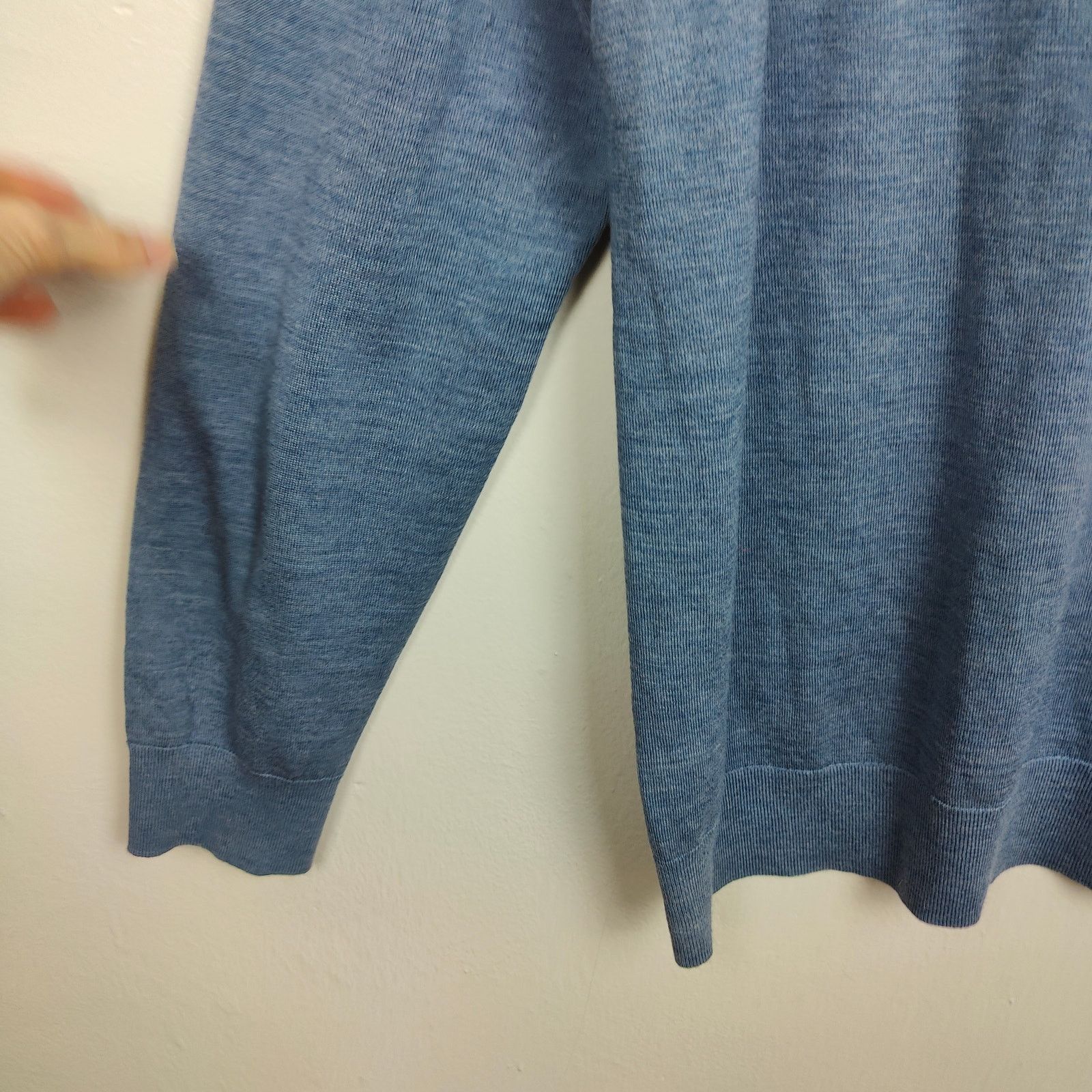Banana Republic Banana Republic Sweater Mens XL Blue V-Neck 100% Merino Wool Size US XL / EU 56 / 4 - 4 Thumbnail