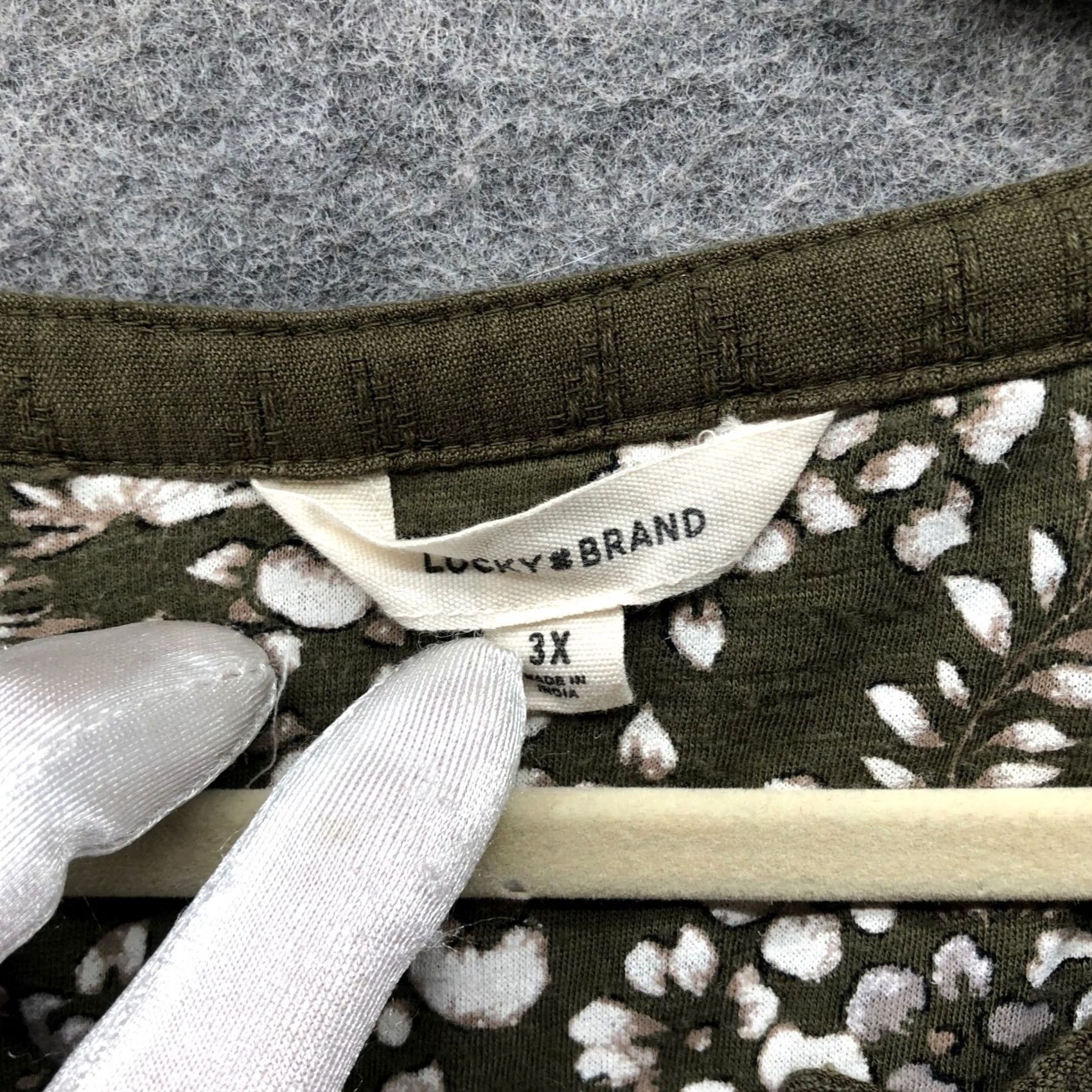 Lucky Brand Lucky Brand Long Sleeve Blouse Womens 3X Boho Floral Olive Green Embroidered Size XXL / US 16-18 / IT 52-54 - 5 Thumbnail