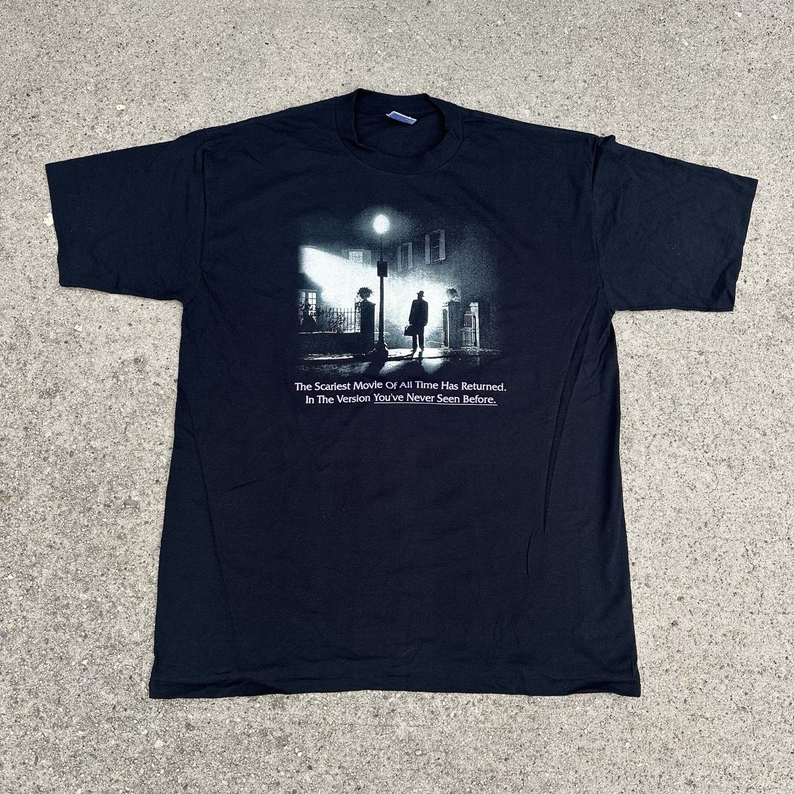 Vintage Vintage 2000 The Exorcist Tee Shirt Size XL Glow In The Dark Size US XL / EU 56 / 4 - 3 Thumbnail