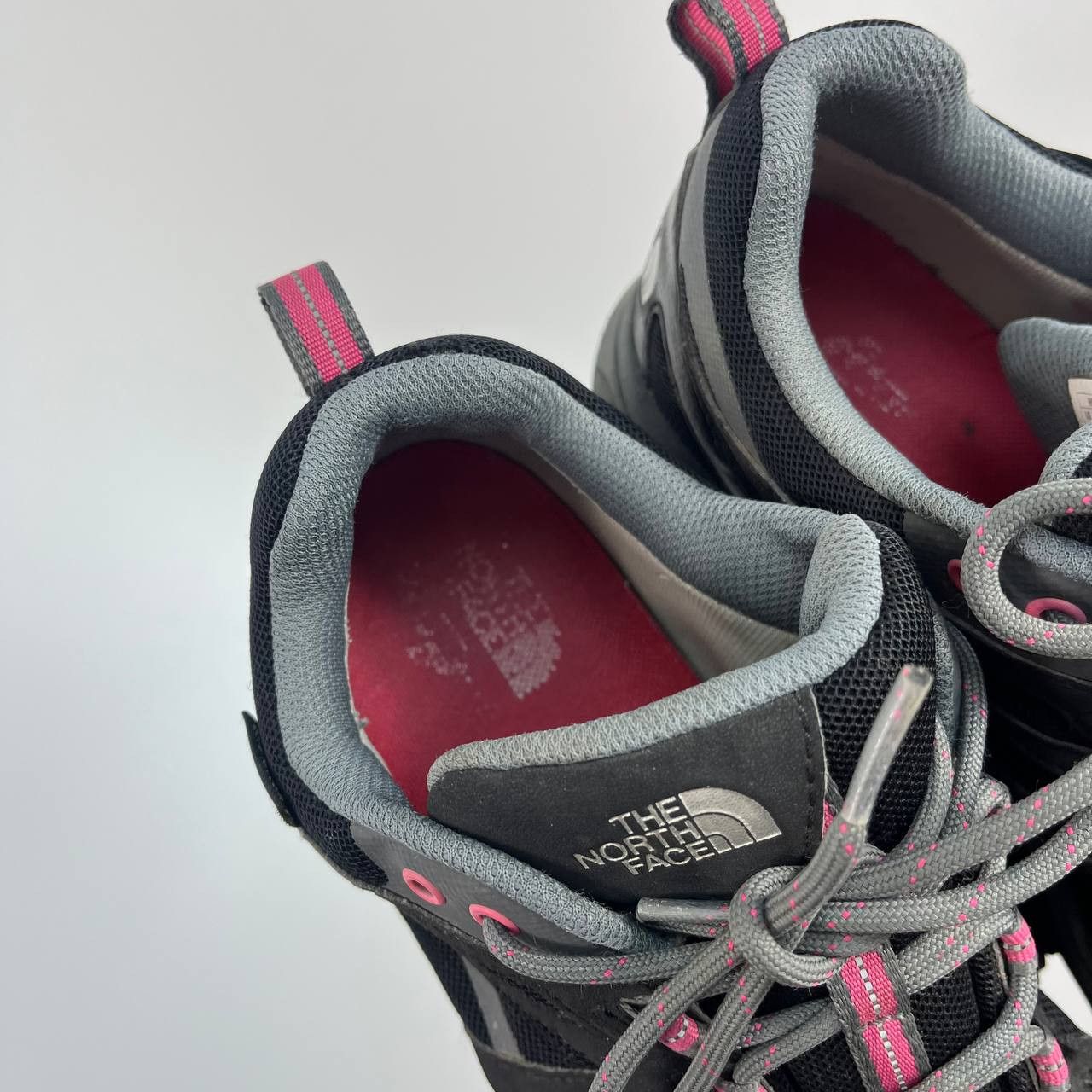 The North Face The North Face Womens Gore Tex Hiking Trail Shoeso Size 38 Size US 8 / IT 38 - 7 Thumbnail