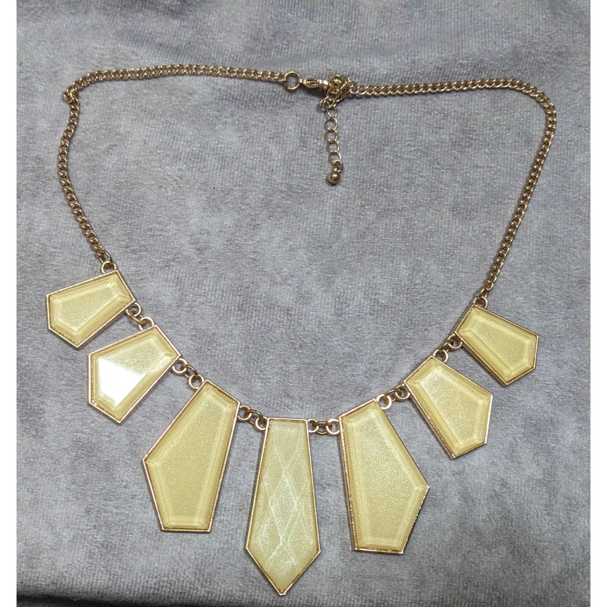 Other Geometric Shimmer Cream Faceted Graduated Bib Necklace Size ONE SIZE - 5 Thumbnail