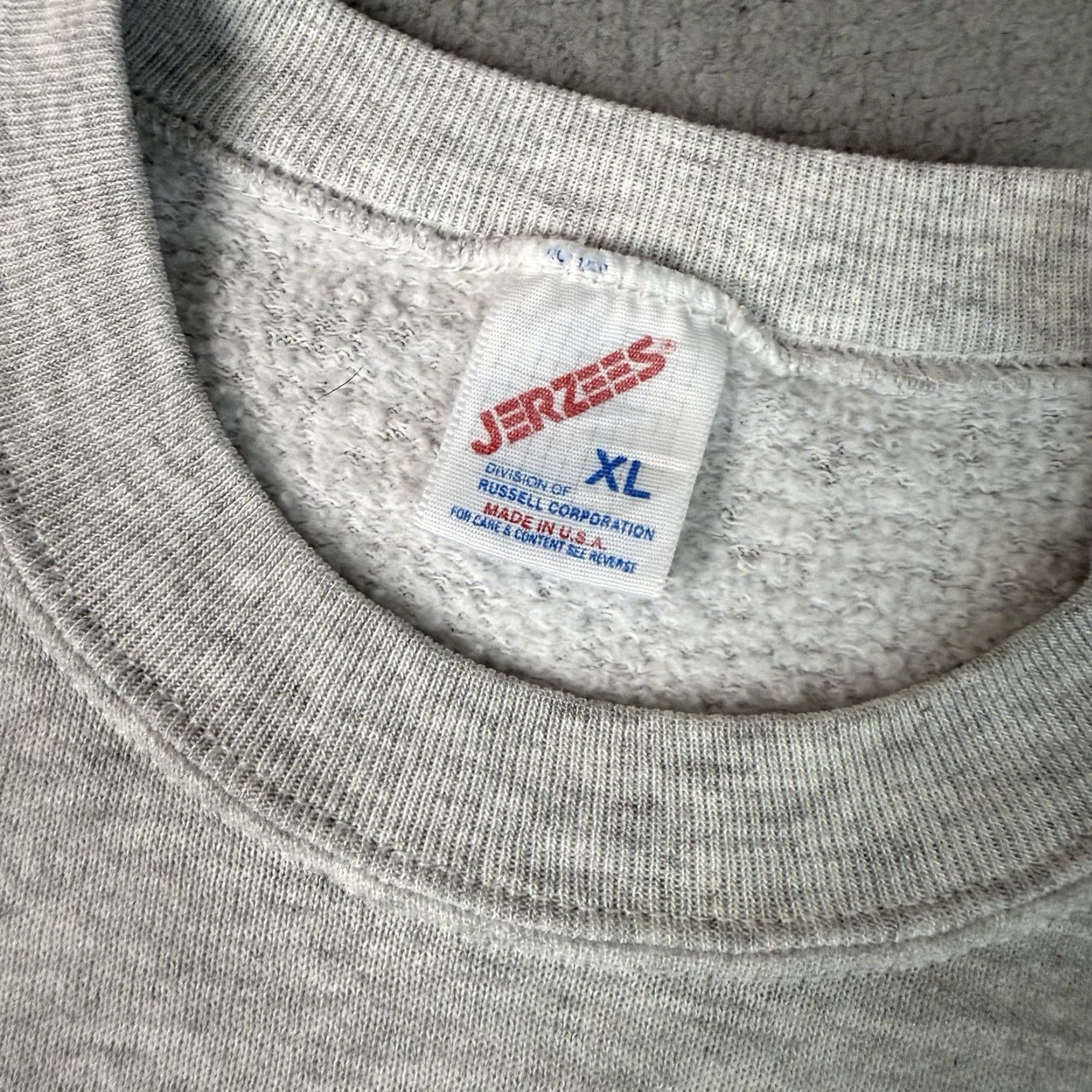 Jerzees VINTAGE Jerzees Long Island Sweatshirt Mens XL Gray 90s Retro USA Graphic Print Pullover Crew Neck Sweatshirt Size US XL / EU 56 / 4 - 4 Thumbnail