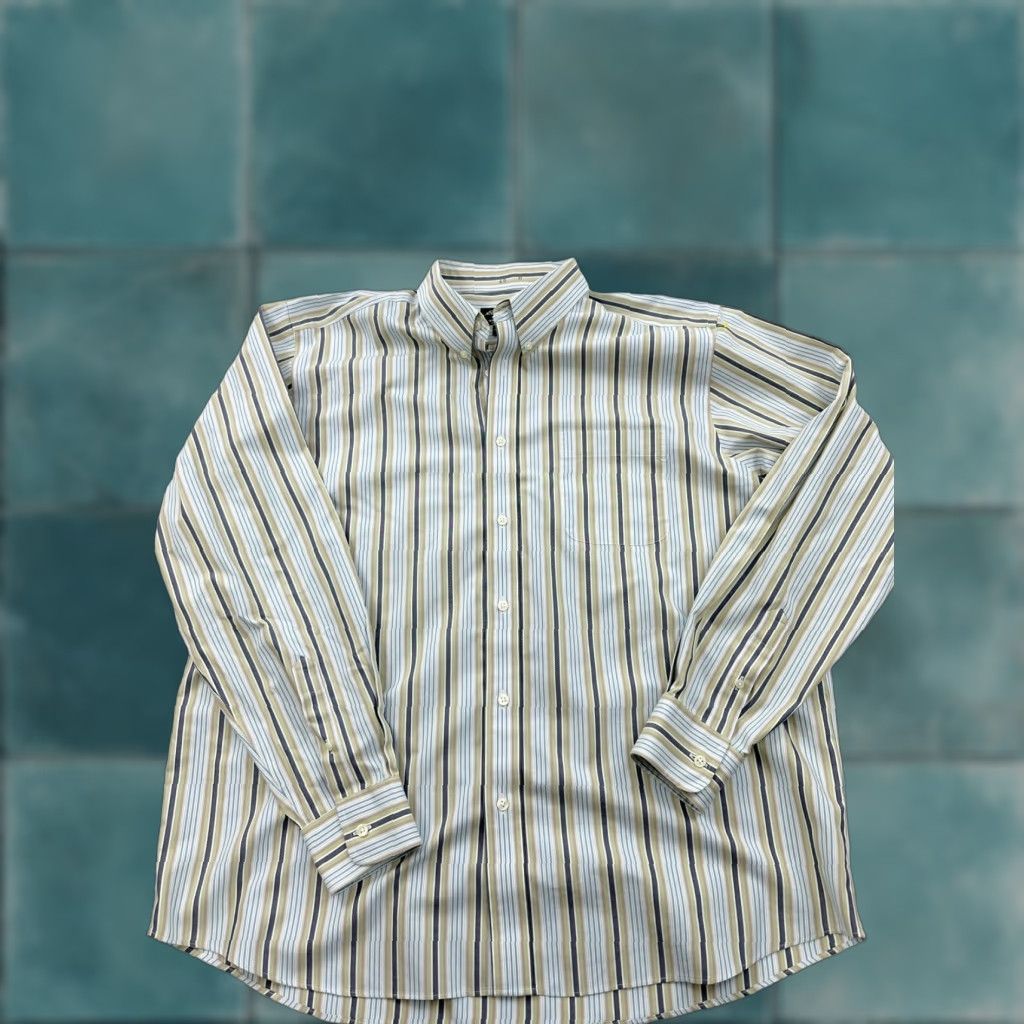 Eddie Bauer Eddie Bauer Shirt Men's XL Striped Relaxed Fit Wrinkle Resistant Button-Down Collar Casual, Business, Formal, Travel, Party/Cocktail Size US XL / EU 56 / 4 - 1 Thumbnail