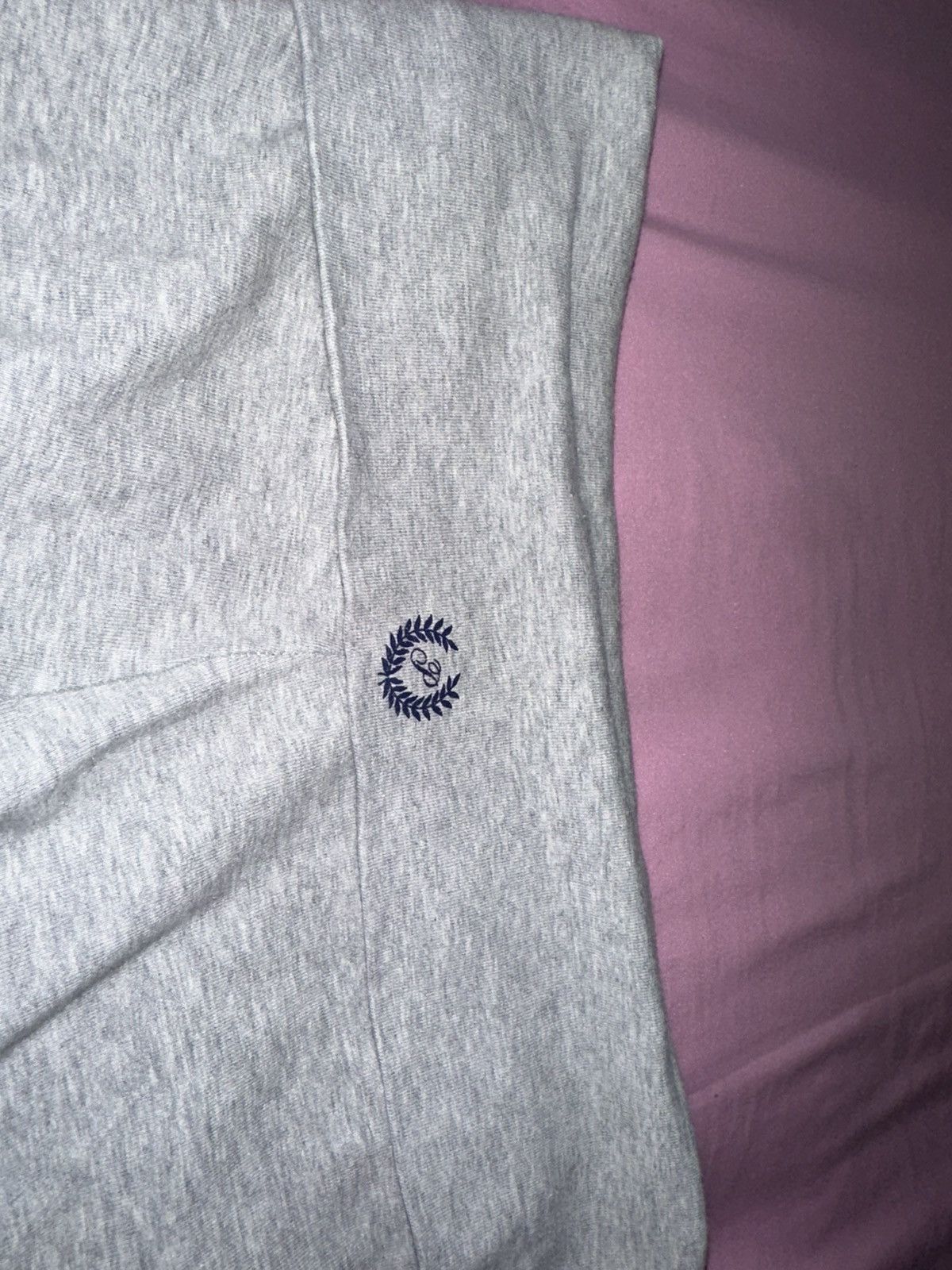Victoria's Secret Victoria’s Secret grey leggings with navy logo on waistband Size 25" / US 0 / IT 36 - 2 Thumbnail