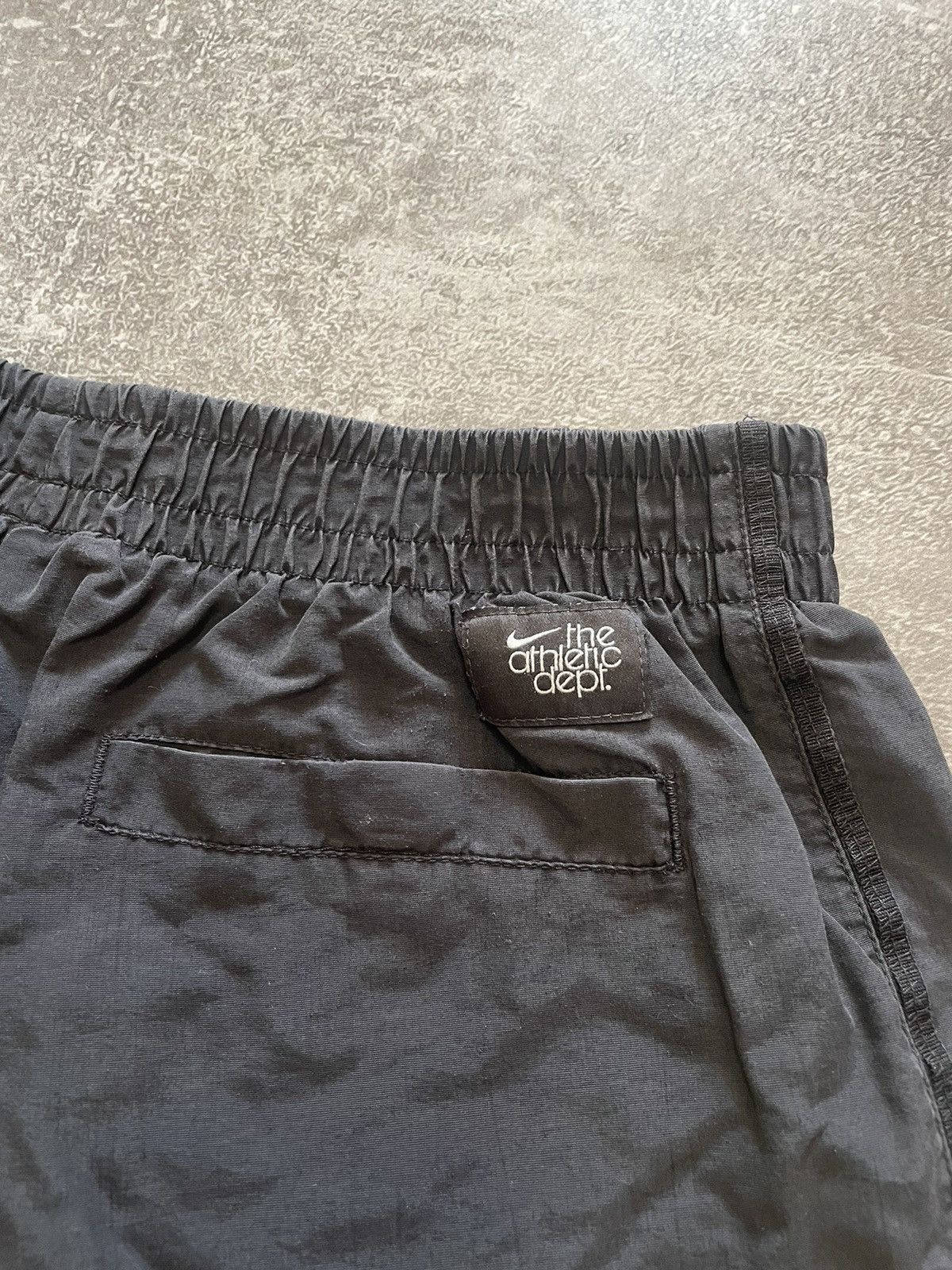 Nike × Vintage Vintage Nike Black Shorts Swoosh Logo M Size US 32 / EU 48 - 8 Thumbnail