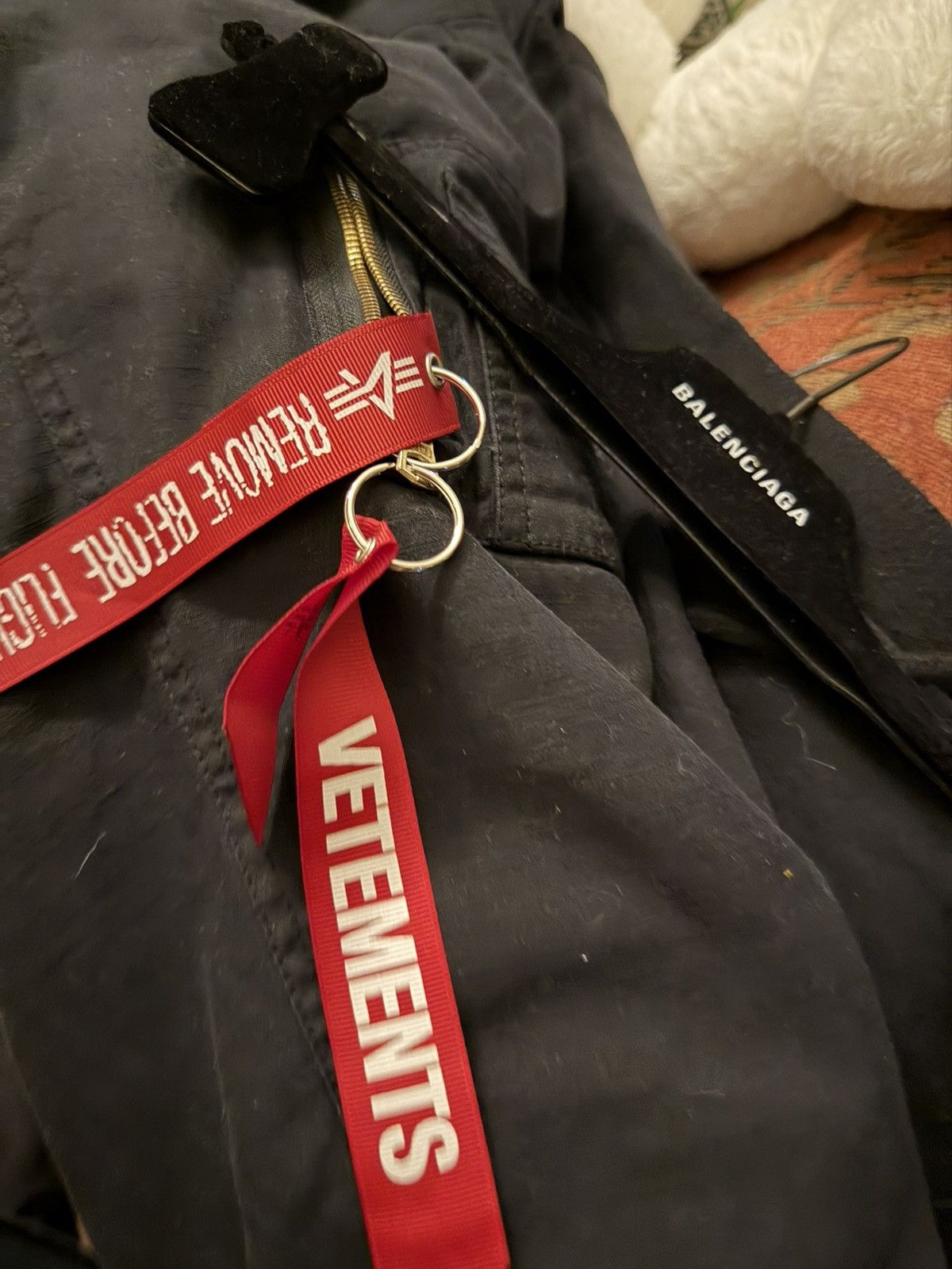 Alpha Industries × Vetements Vetements ss18 Emoji Bomber Size US S / EU 44-46 / 1 - 8 Thumbnail
