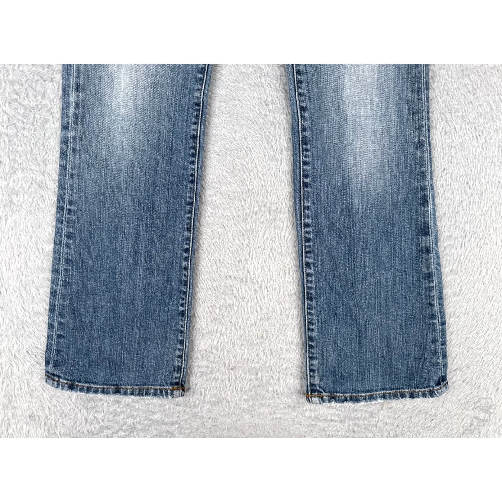 Lucky Brand VINTAGE Lucky Brand Jeans 0 Blue Denim Flared Low Rise Classic 27x28 Womens Size 25" / US 0 / IT 36 - 2 Thumbnail