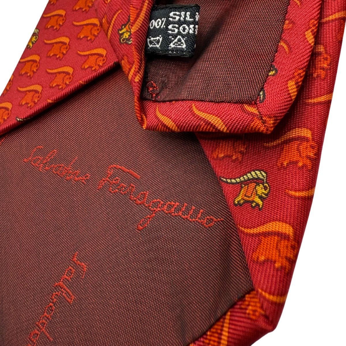 Salvatore Ferragamo Salvatore Ferragamo Silk Tie, Red, Made in Italy, Like New Size ONE SIZE - 5 Thumbnail