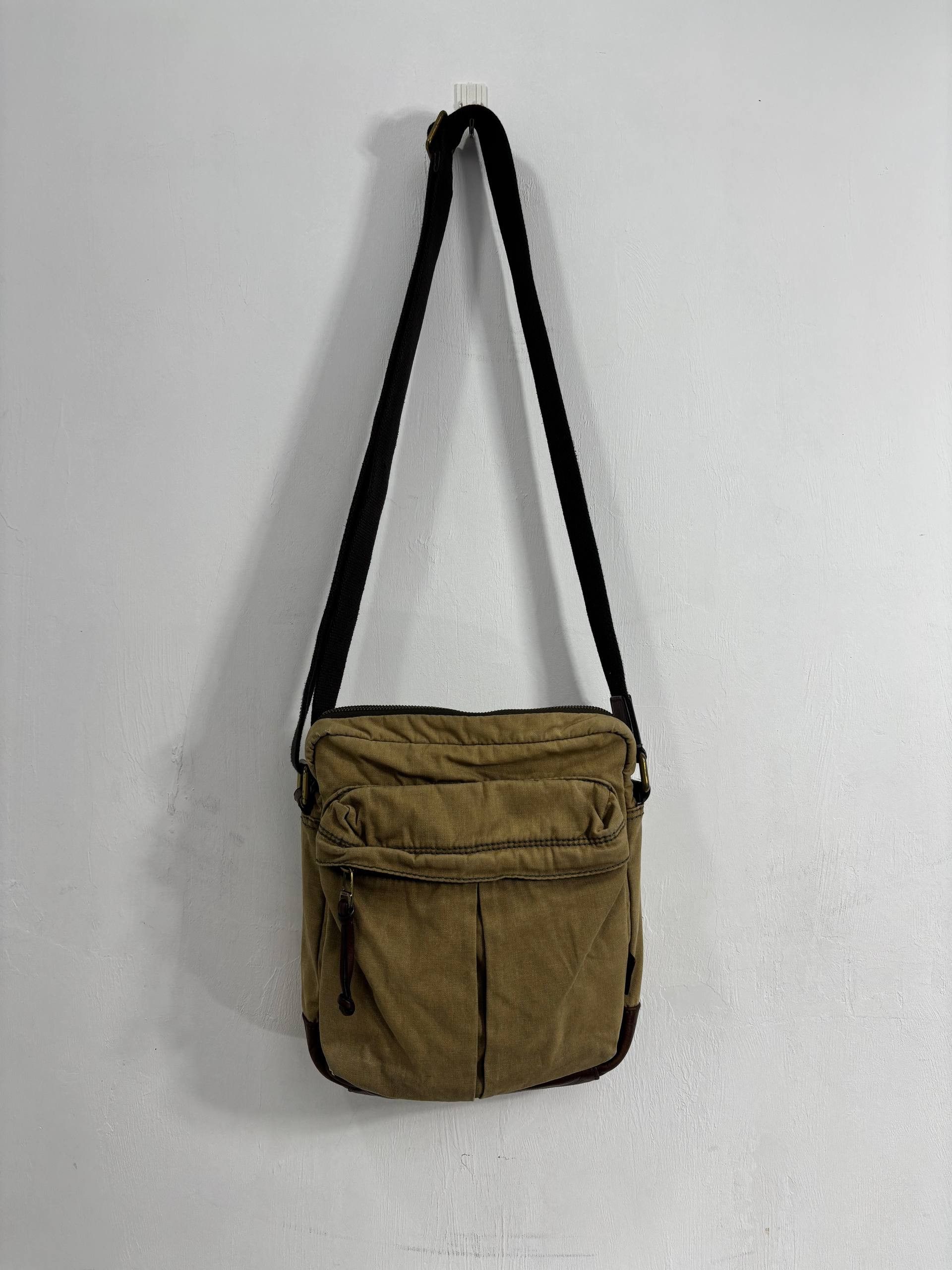 Diesel VTG Diesel 90s Style Military Sling Bag Distressed Crossbody Size ONE SIZE - 3 Thumbnail