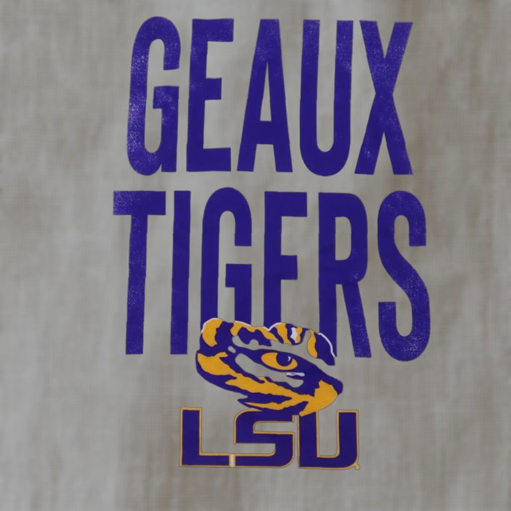 Vintage VINTAGE Russell LSU Shirt Womens L White 90s Football Geaux Tigers LSU University Tee Women L White T-Shirt Mens/Womens Size L / US 10 / IT 46 - 1 Thumbnail