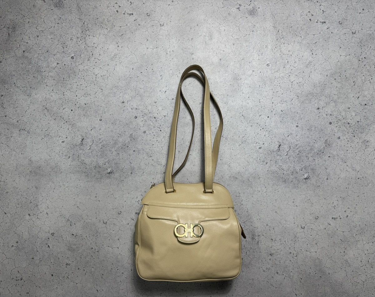 Salvatore Ferragamo Salvatore Ferragamo Luxury Cream Crossbody Bag Rare Beige Size ONE SIZE - 2 Thumbnail