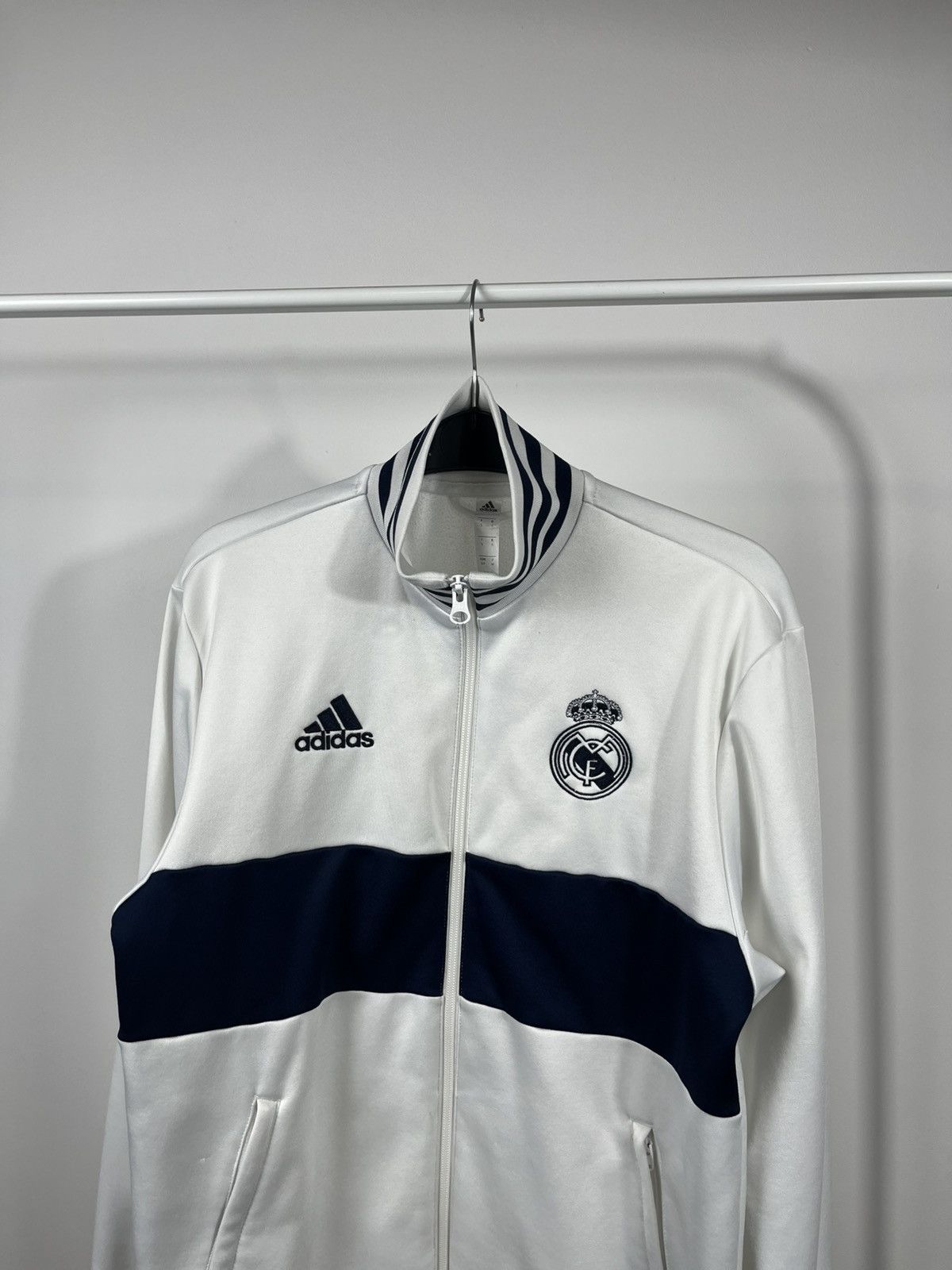 Adidas Adidas Real Madrid Track Jacket White Navy Size M 2019 Size US M / EU 48-50 / 2 - 7 Thumbnail
