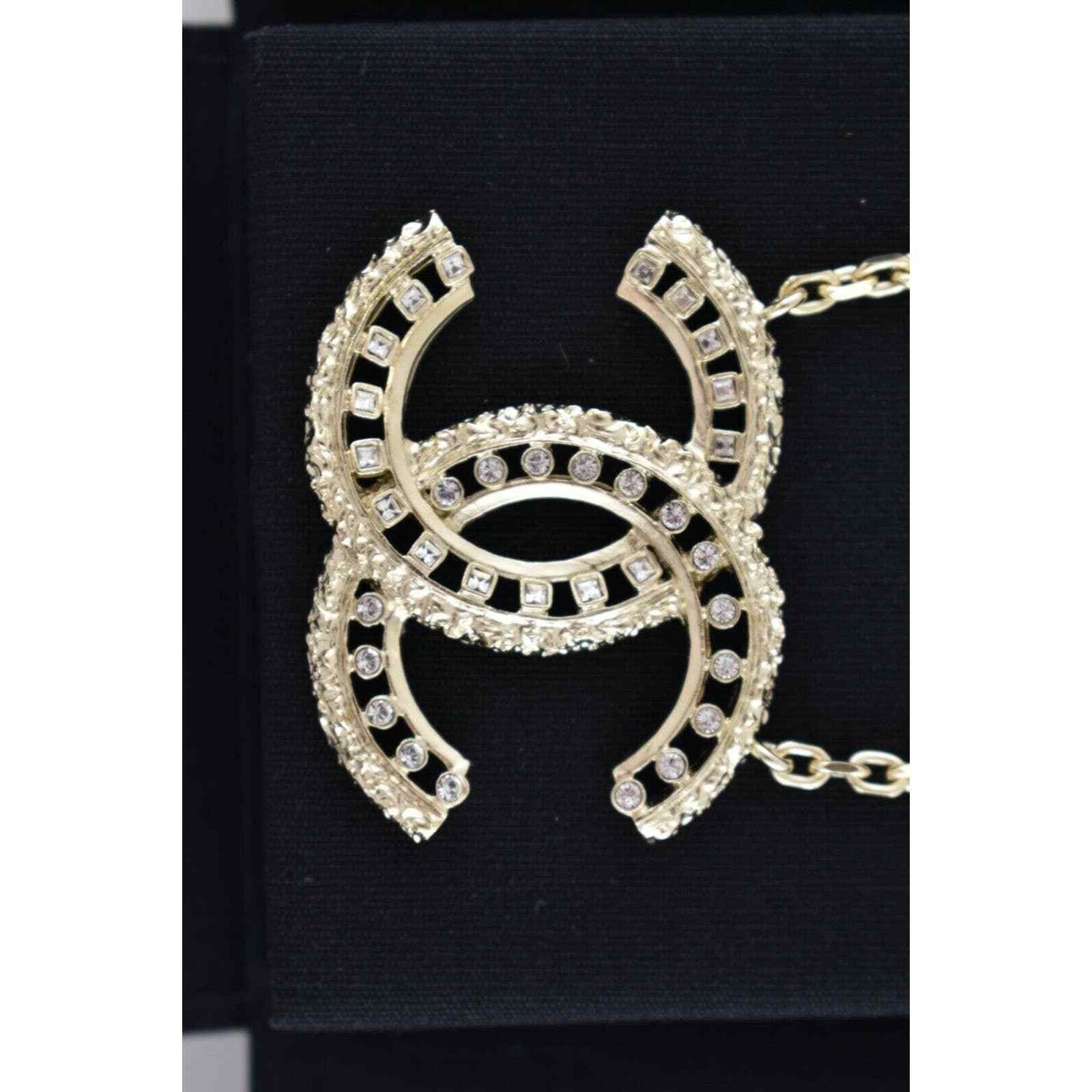 Chanel Chanel 22C Gold Metal Crystal Cuban Pendant Necklace Size ONE SIZE - 2 Thumbnail