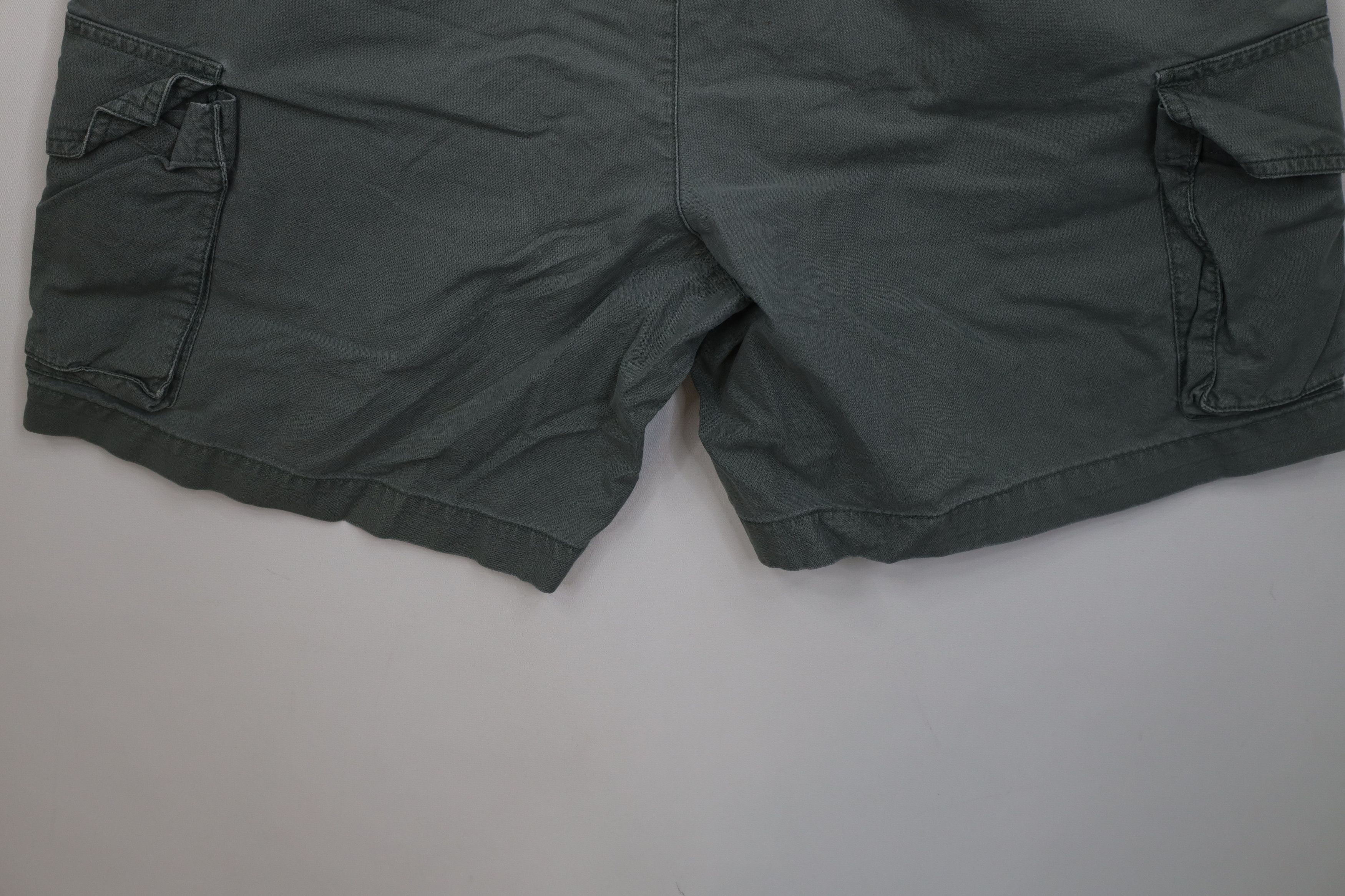 Columbia Vintage 90s Columbia Above Knee Cargo Shorts Green Cotton Size US 32 / EU 48 - 13 Thumbnail