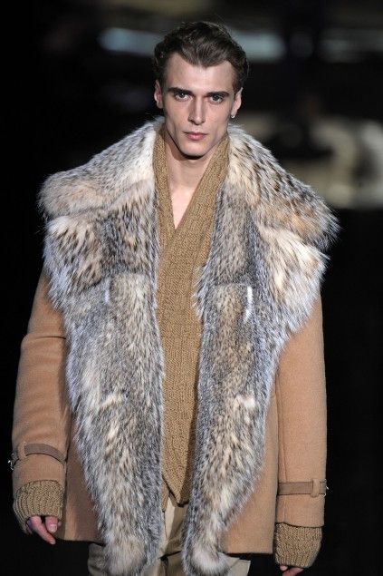 Roberto Cavalli F/W 2009 RUNWAY CAMEL HAIR HEAVY COAT WITH FOX FUR COLLAR Size US L / EU 52-54 / 3 - 1 Thumbnail